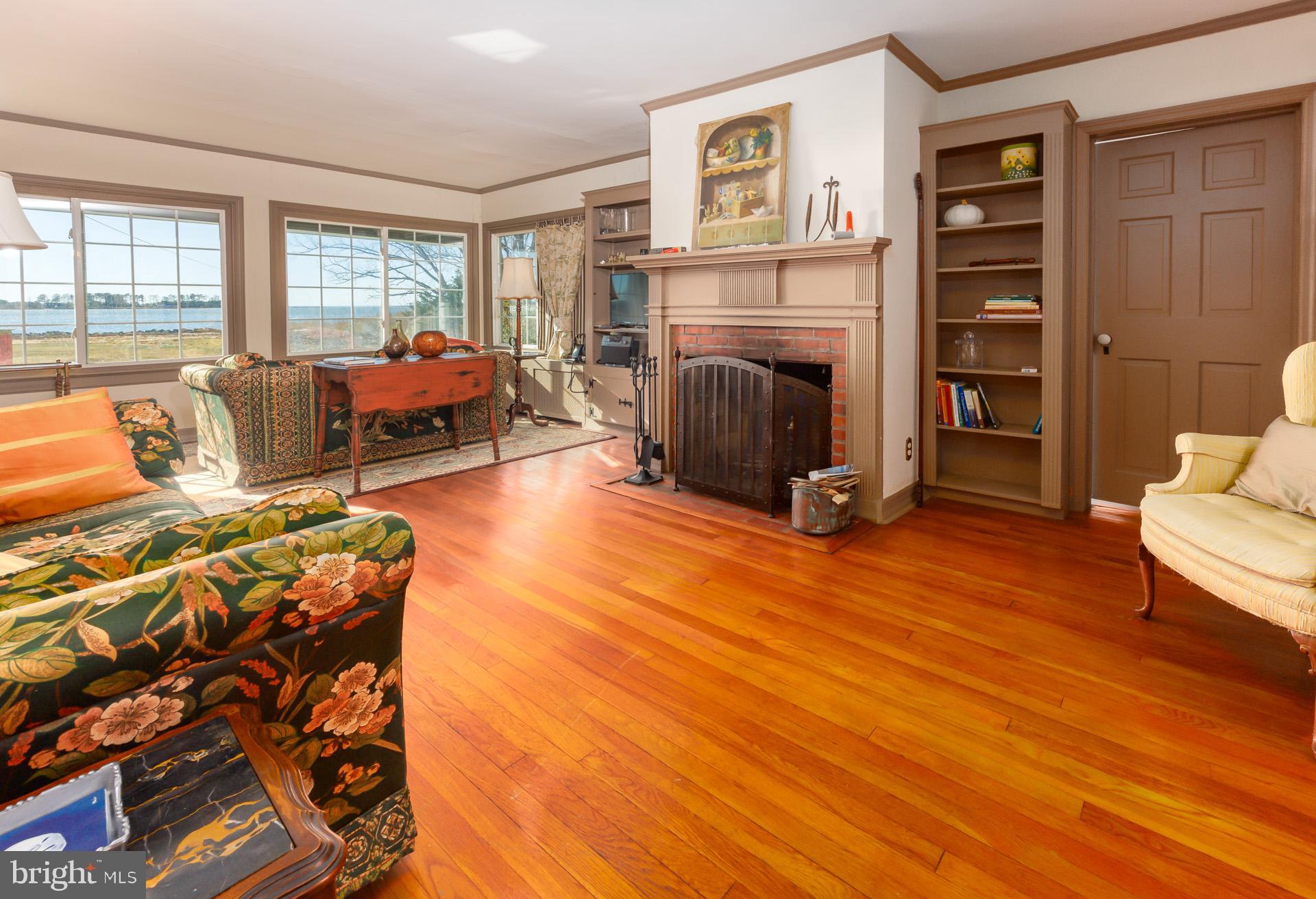 TOWN POINT ESTATES - Residential