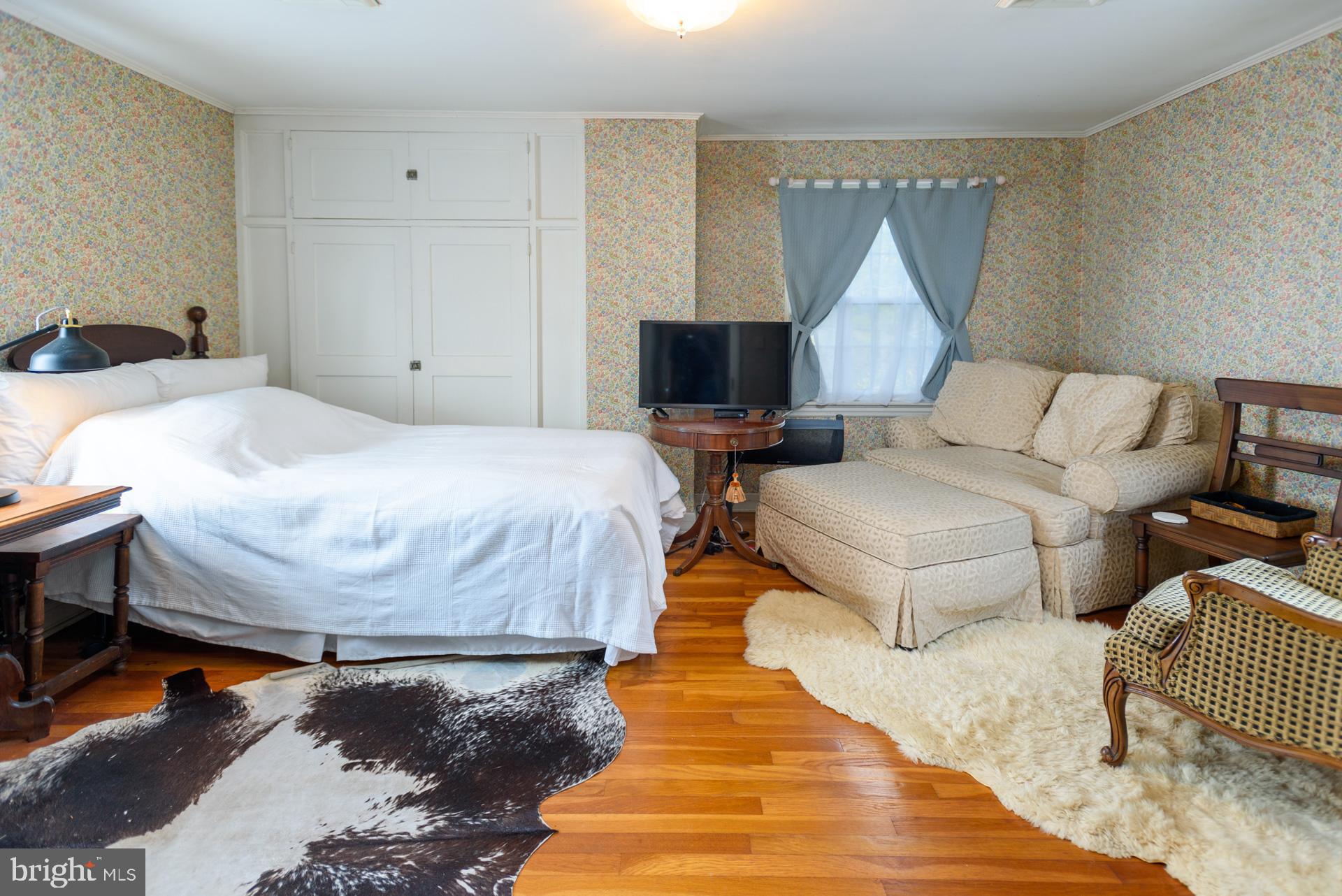 TOWN POINT ESTATES - Residential