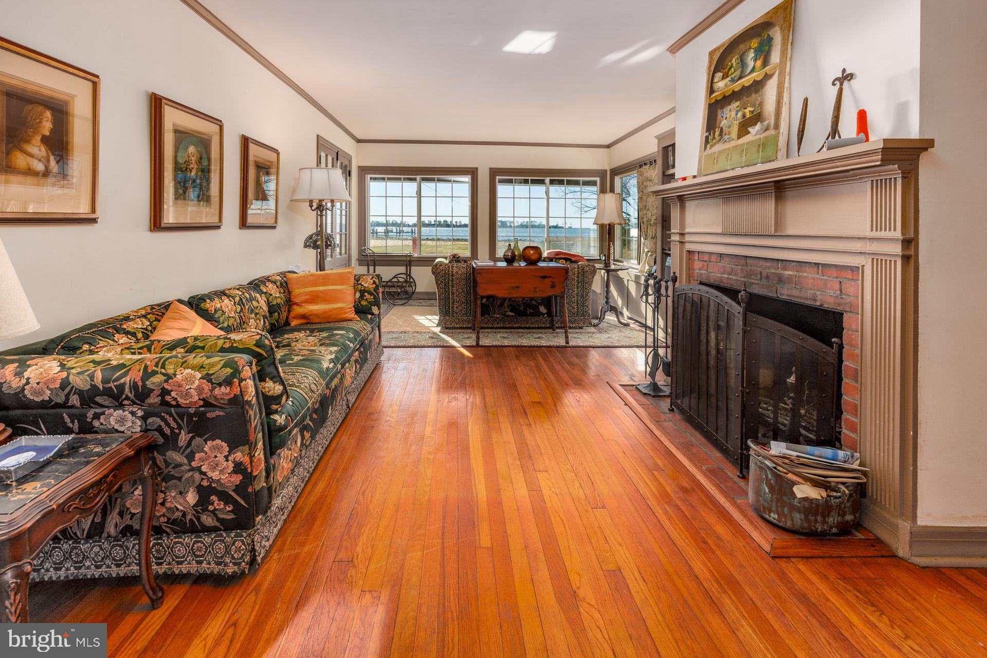 TOWN POINT ESTATES - Residential