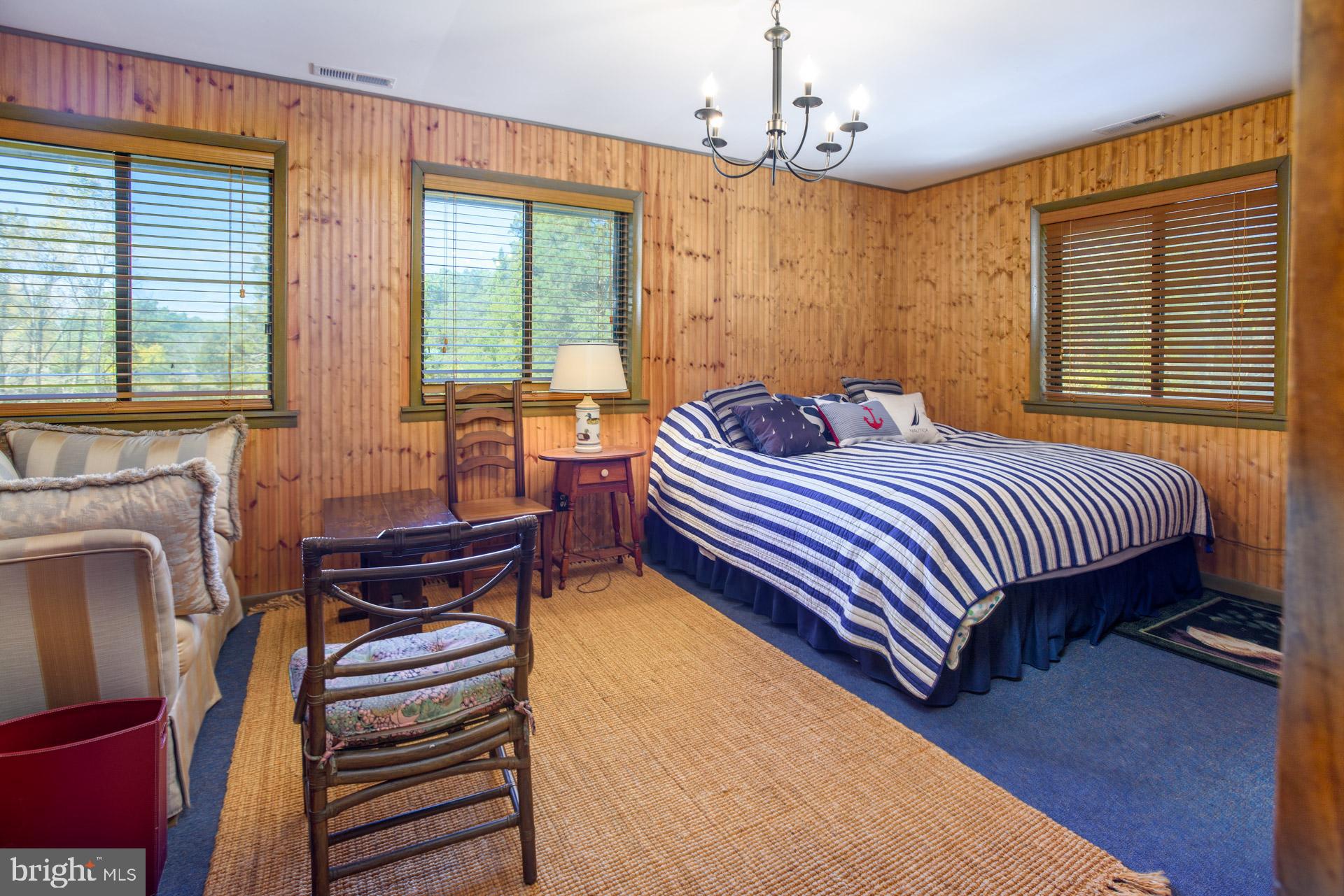 TOWN POINT ESTATES - Residential