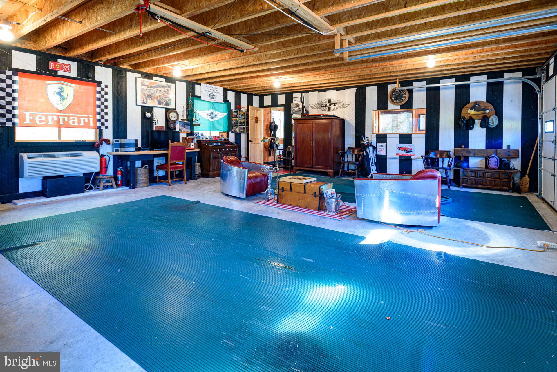 TOWN POINT ESTATES - Residential