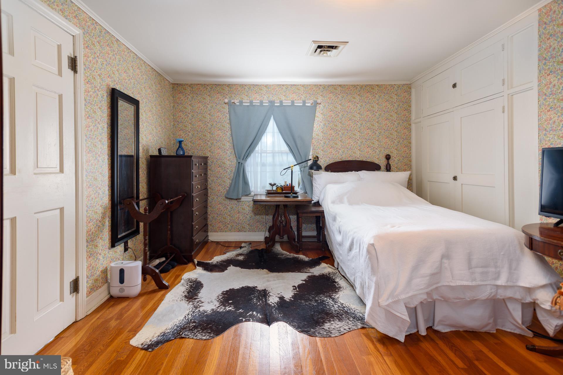 TOWN POINT ESTATES - Residential