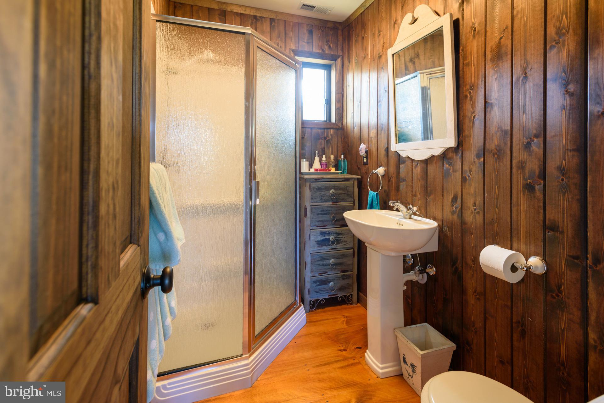 TOWN POINT ESTATES - Residential