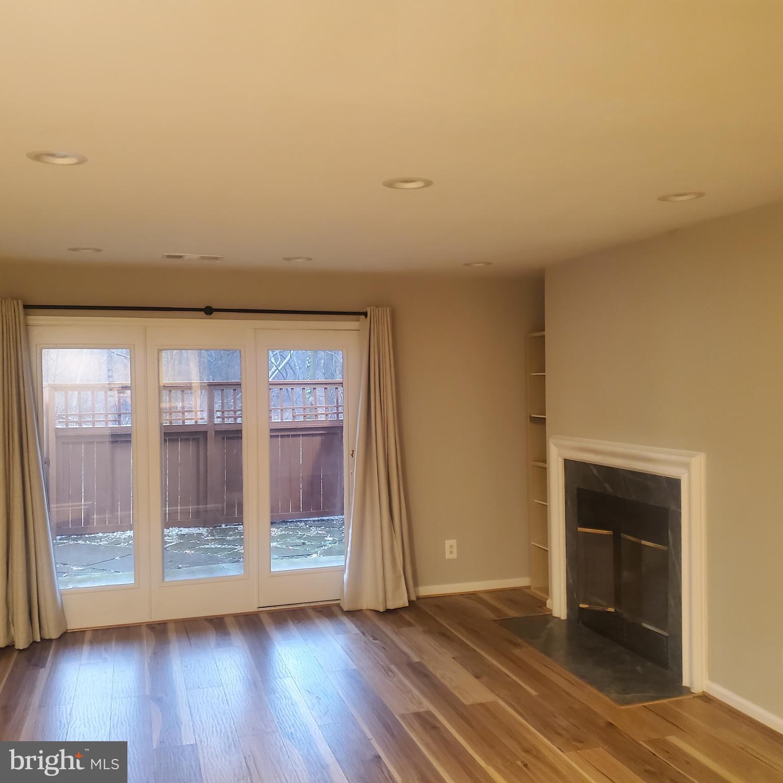 STRATFORD PLACE AT KINGS - Residential Lease