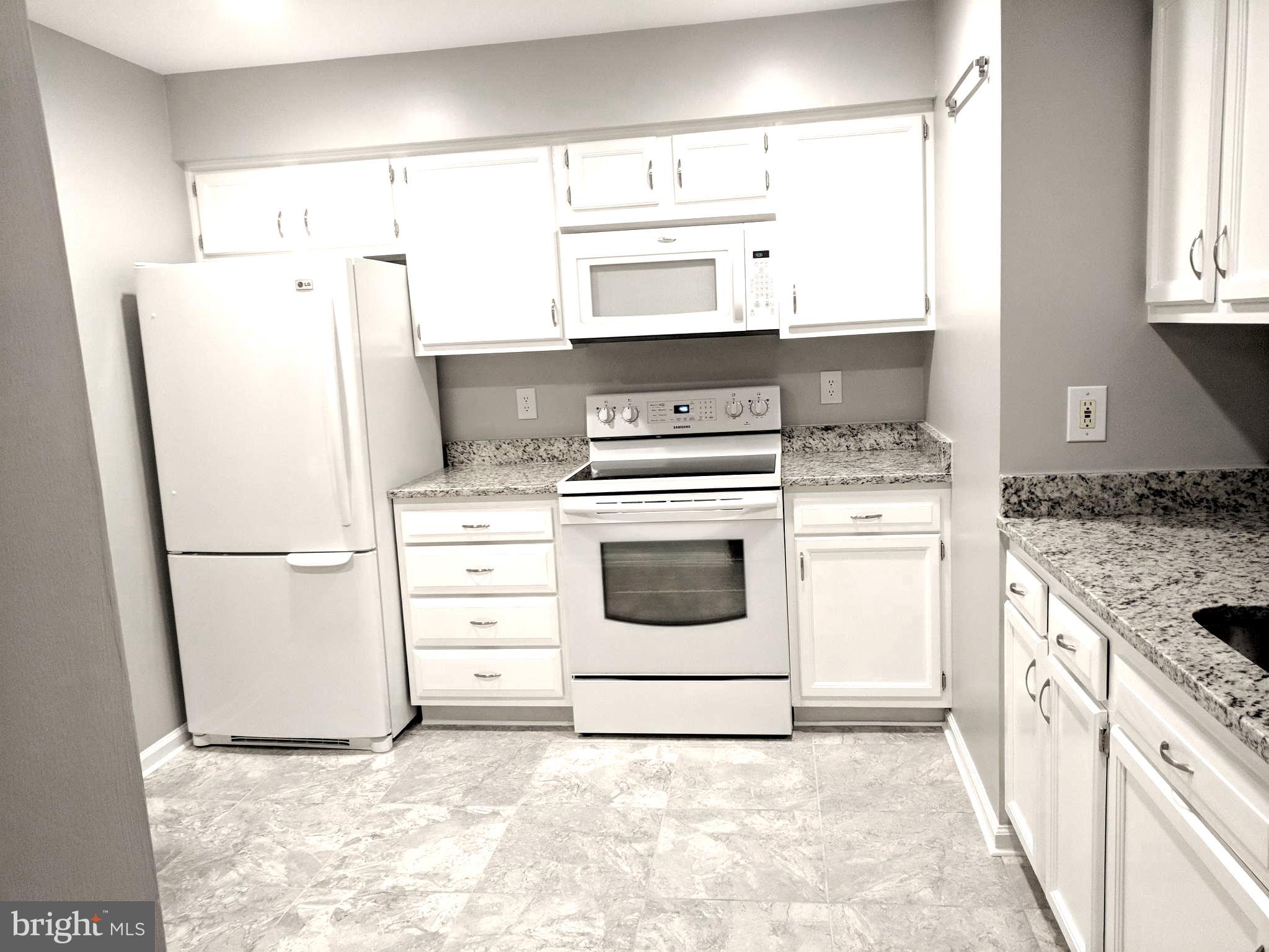 STRATFORD PLACE AT KINGS - Residential Lease