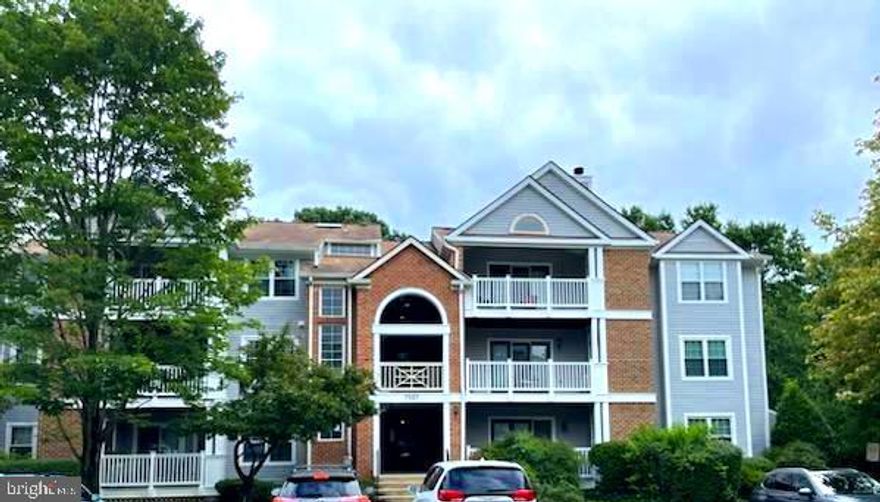 Very well kept -2Bedroom/2 Bath Condo with large Private Patio. Fireplace, Wood Floors throughout, Granite Countertops, remodeled bathrooms, recessed lights, SS Microwave. Washer & Dryer in unit. Assigned parking, Backs to Woods. Light & Bright! In the heart of Kingstowne. Mins. to Metro, VRE, 495, 395, 95. Community offers pool, exercise rm, tennis & basketball courts, bike trails, & more! NO PETS/NO SMOKING.