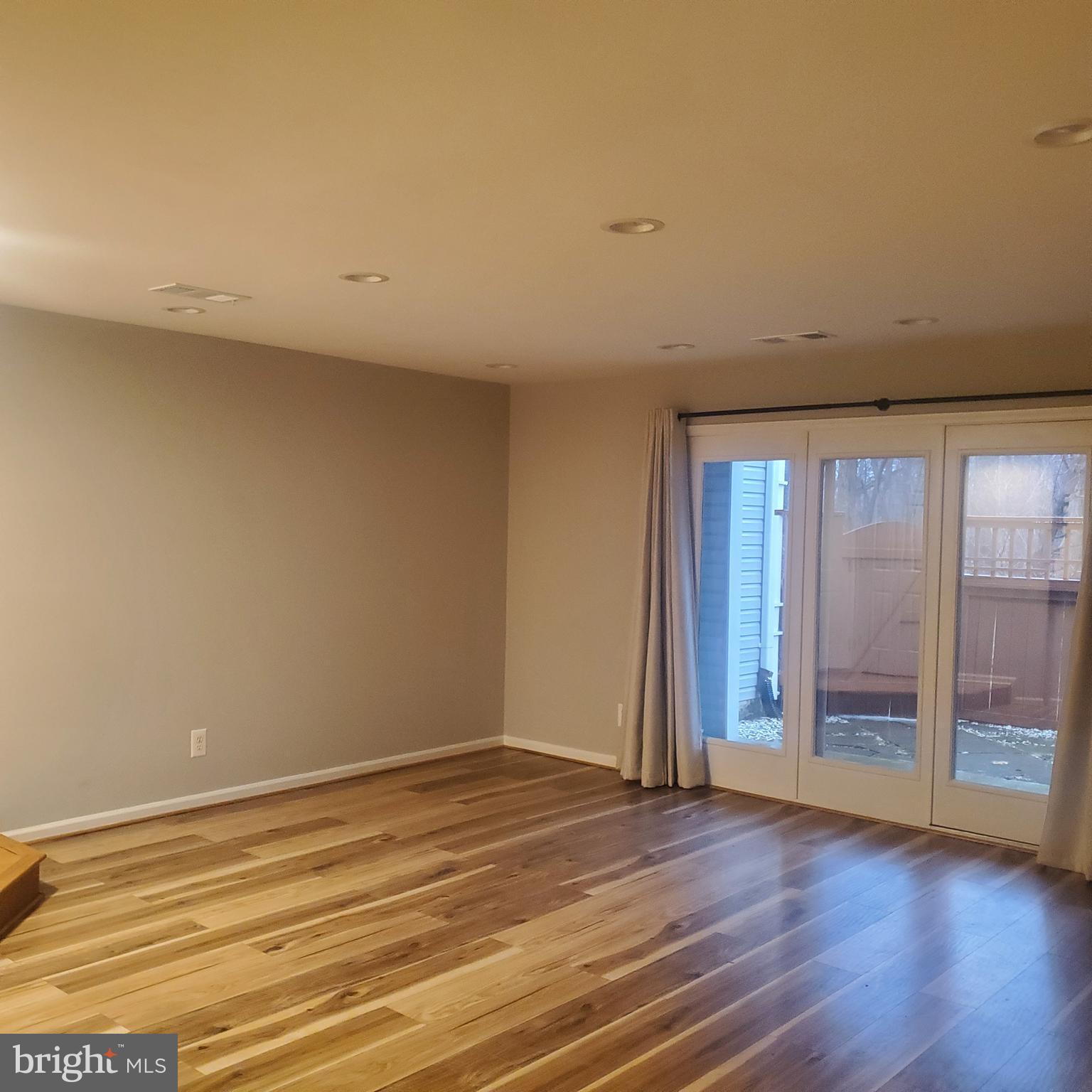 STRATFORD PLACE AT KINGS - Residential Lease