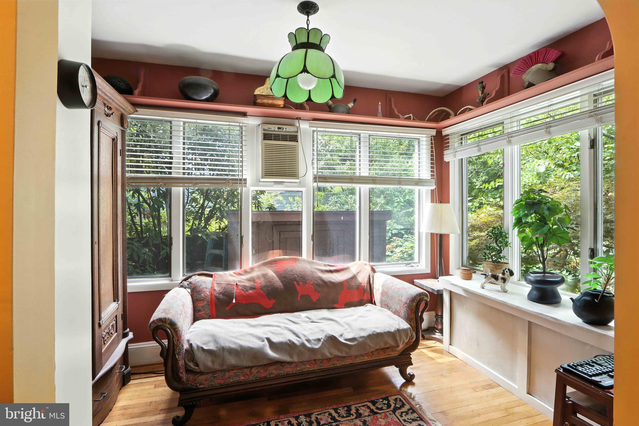 MOUNT WASHINGTON - Residential