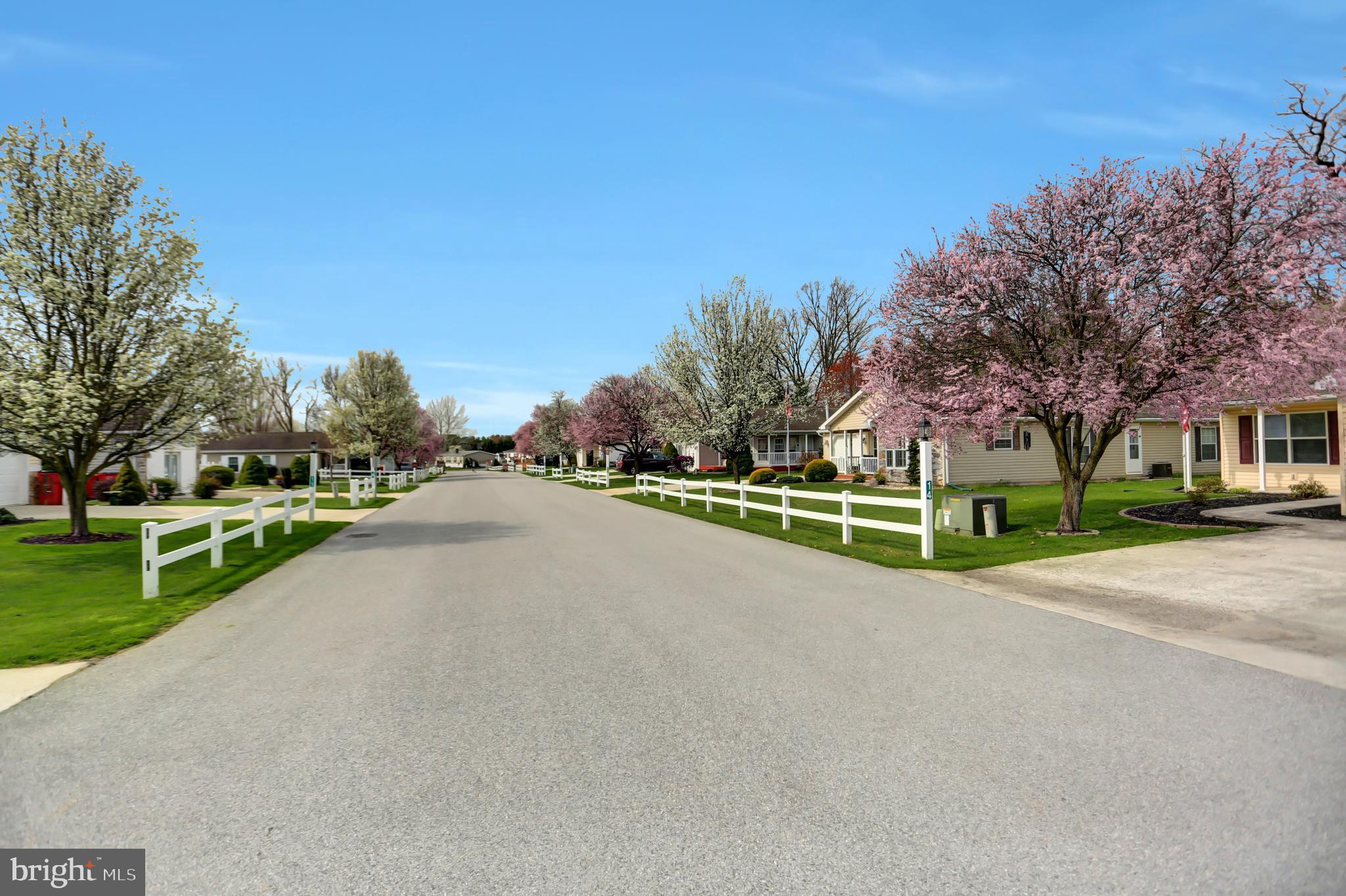 COUNTRY MANOR - Residential