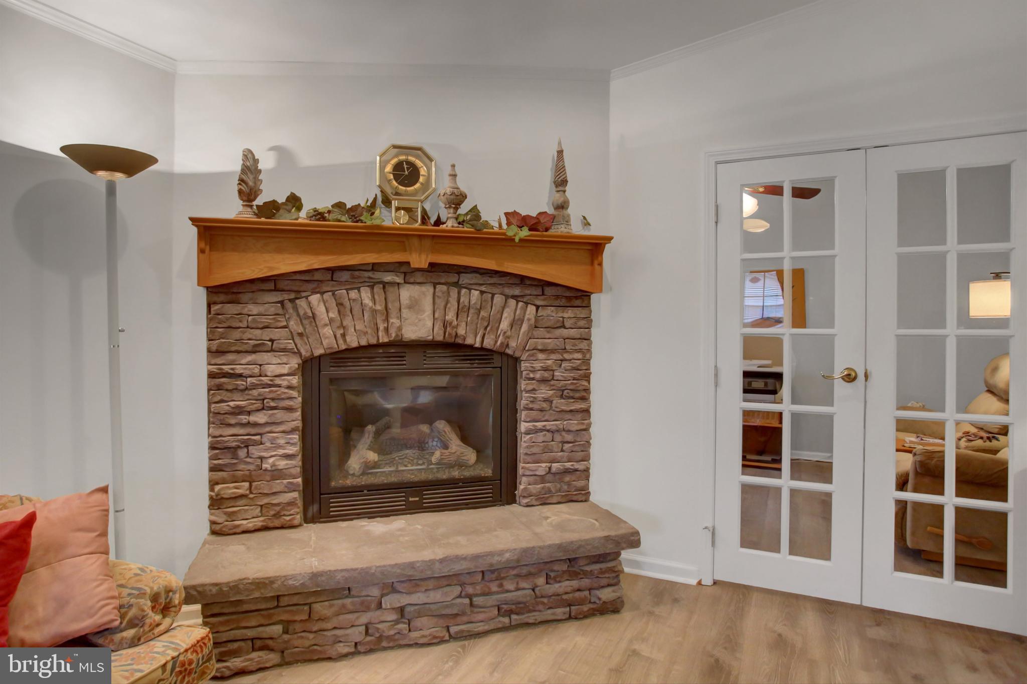 COUNTRY MANOR - Residential