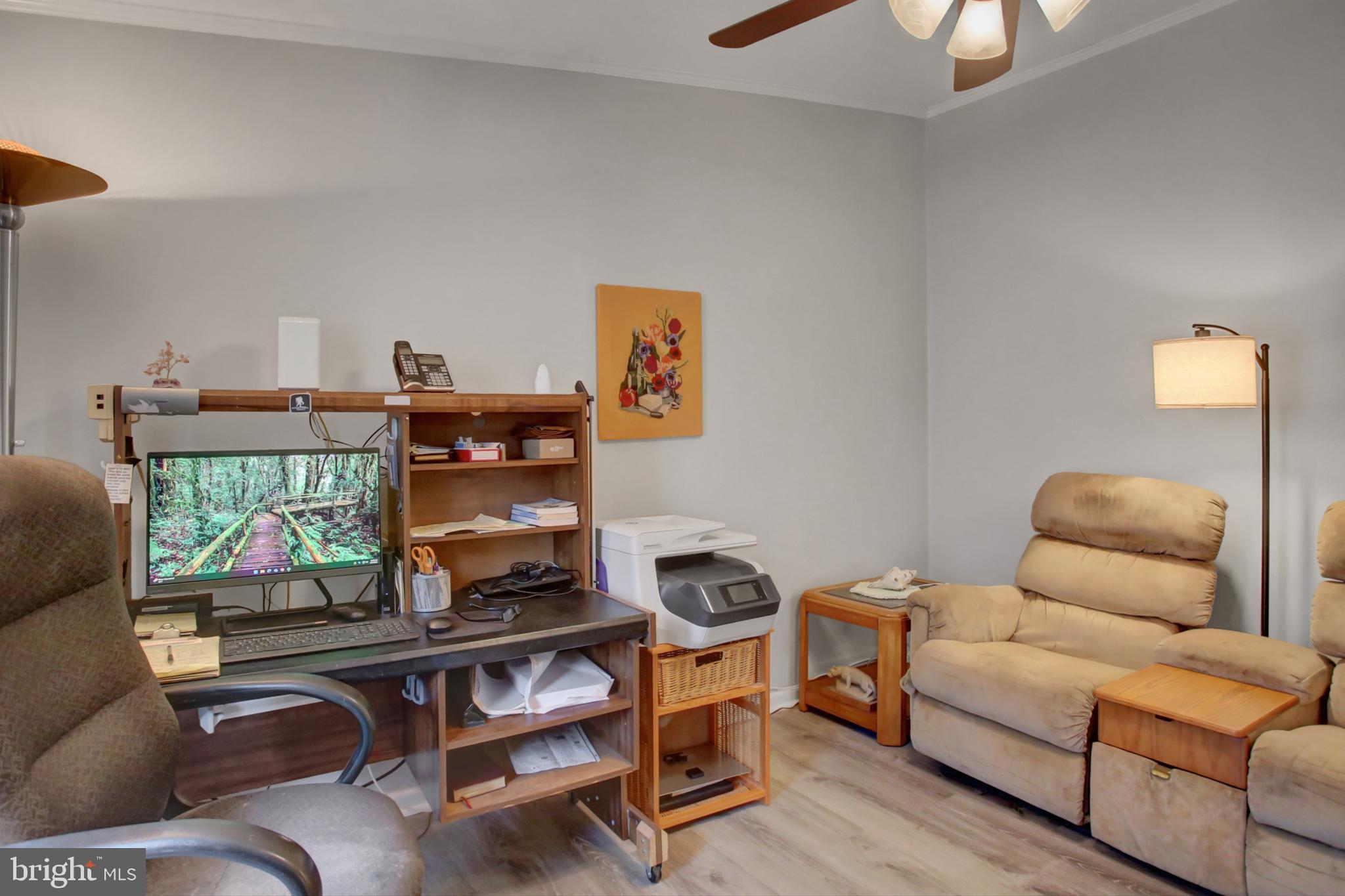 COUNTRY MANOR - Residential