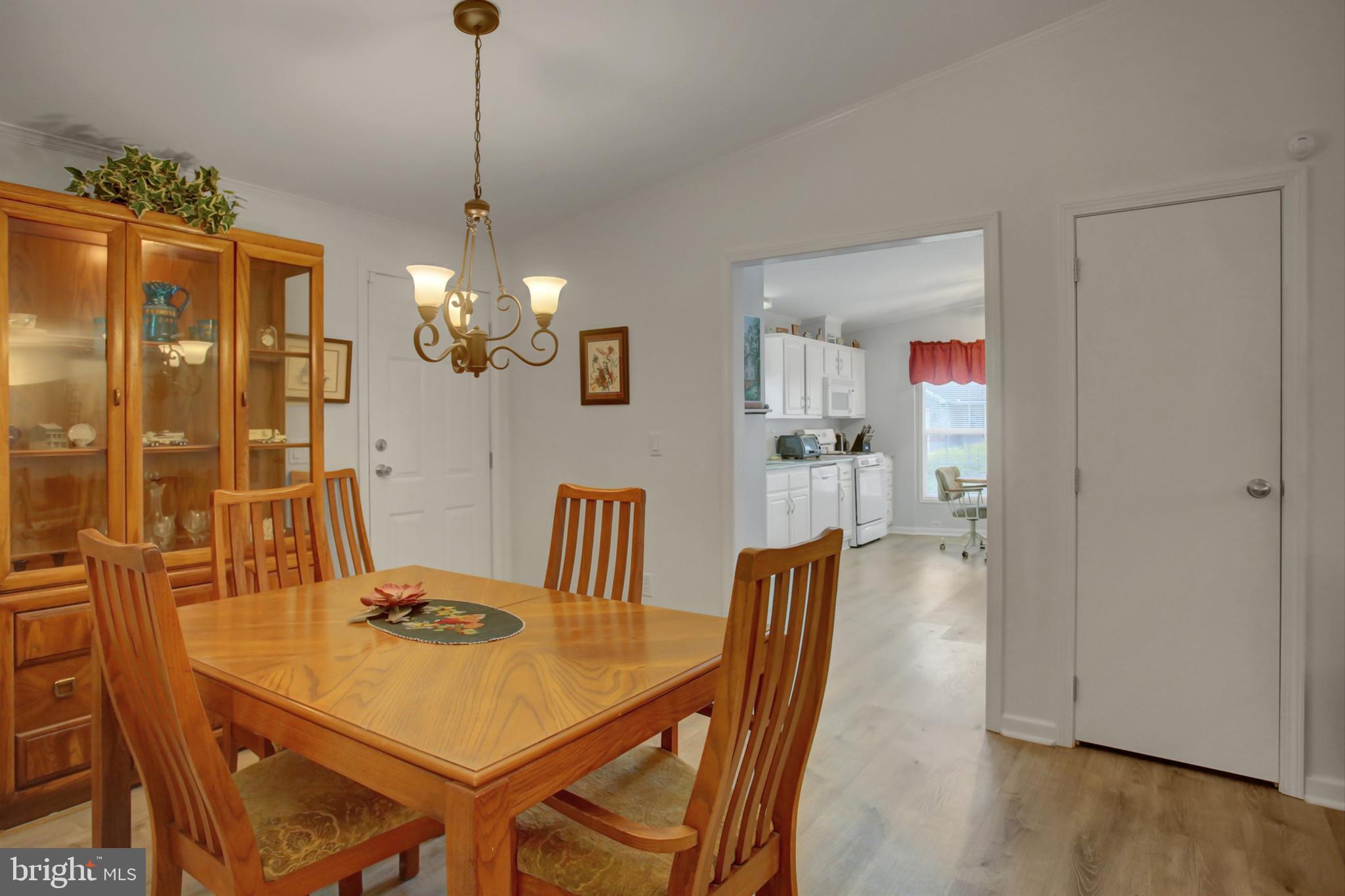 COUNTRY MANOR - Residential