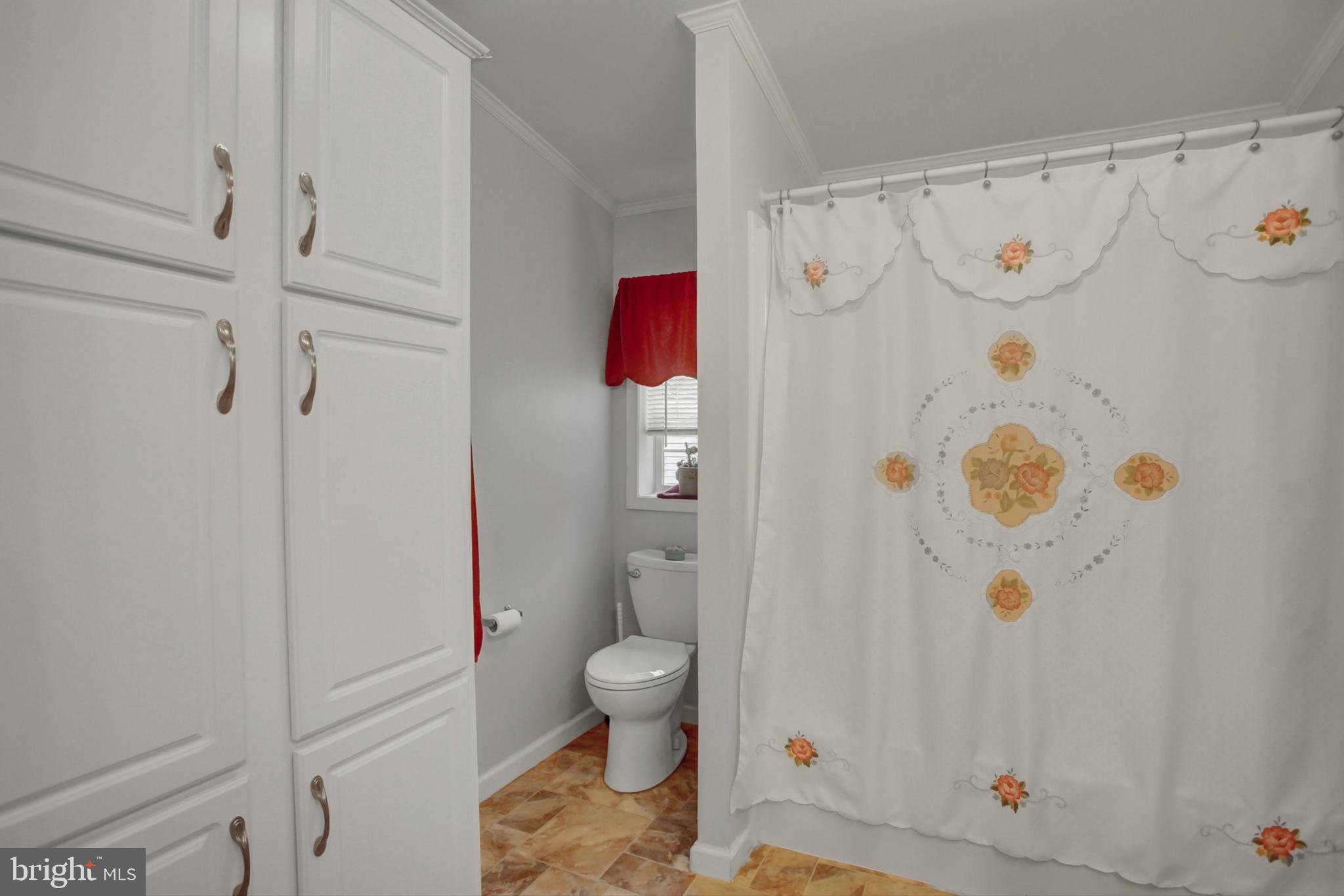 COUNTRY MANOR - Residential