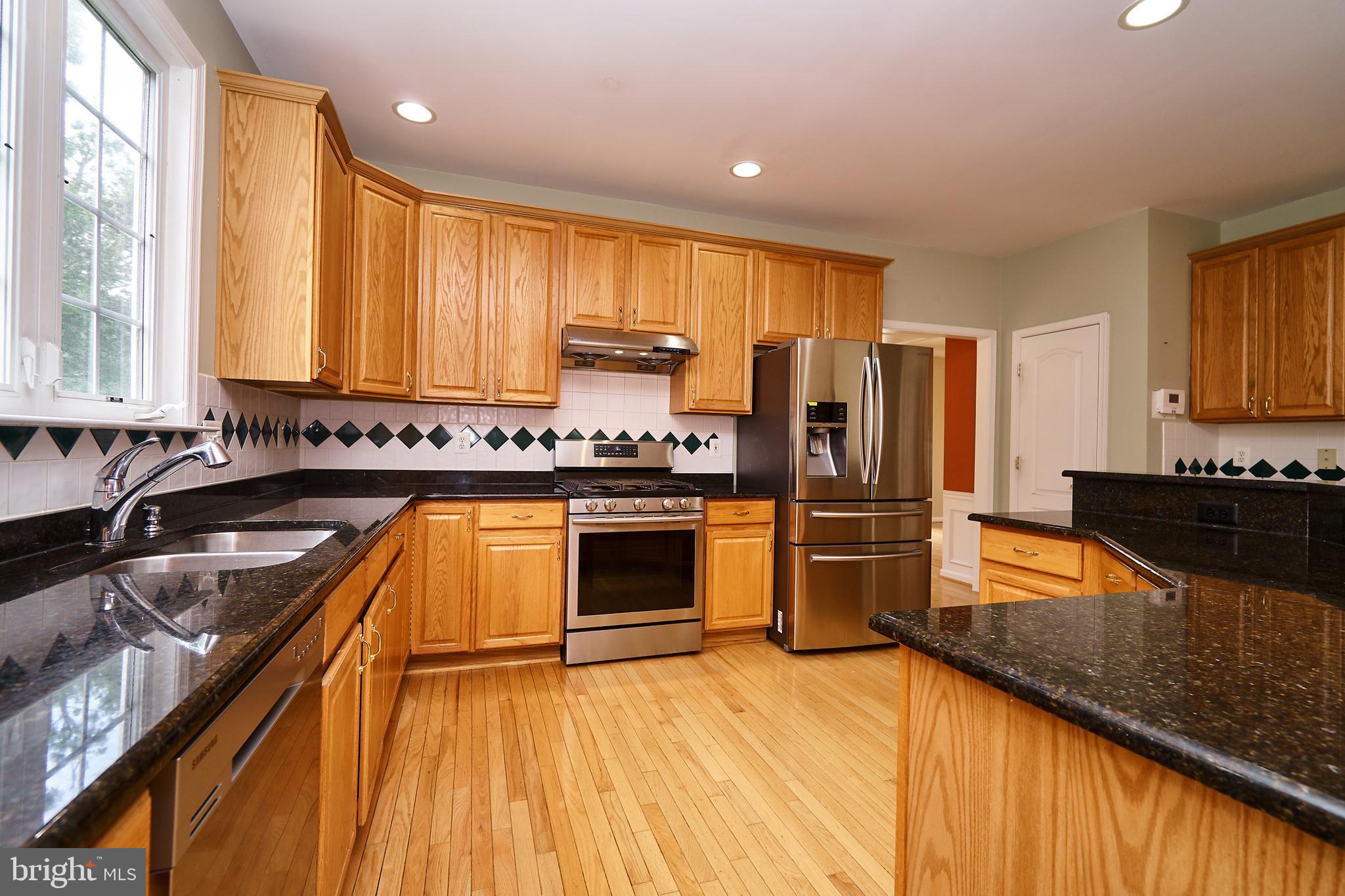 FAIRLAKES CROSSING - Residential Lease