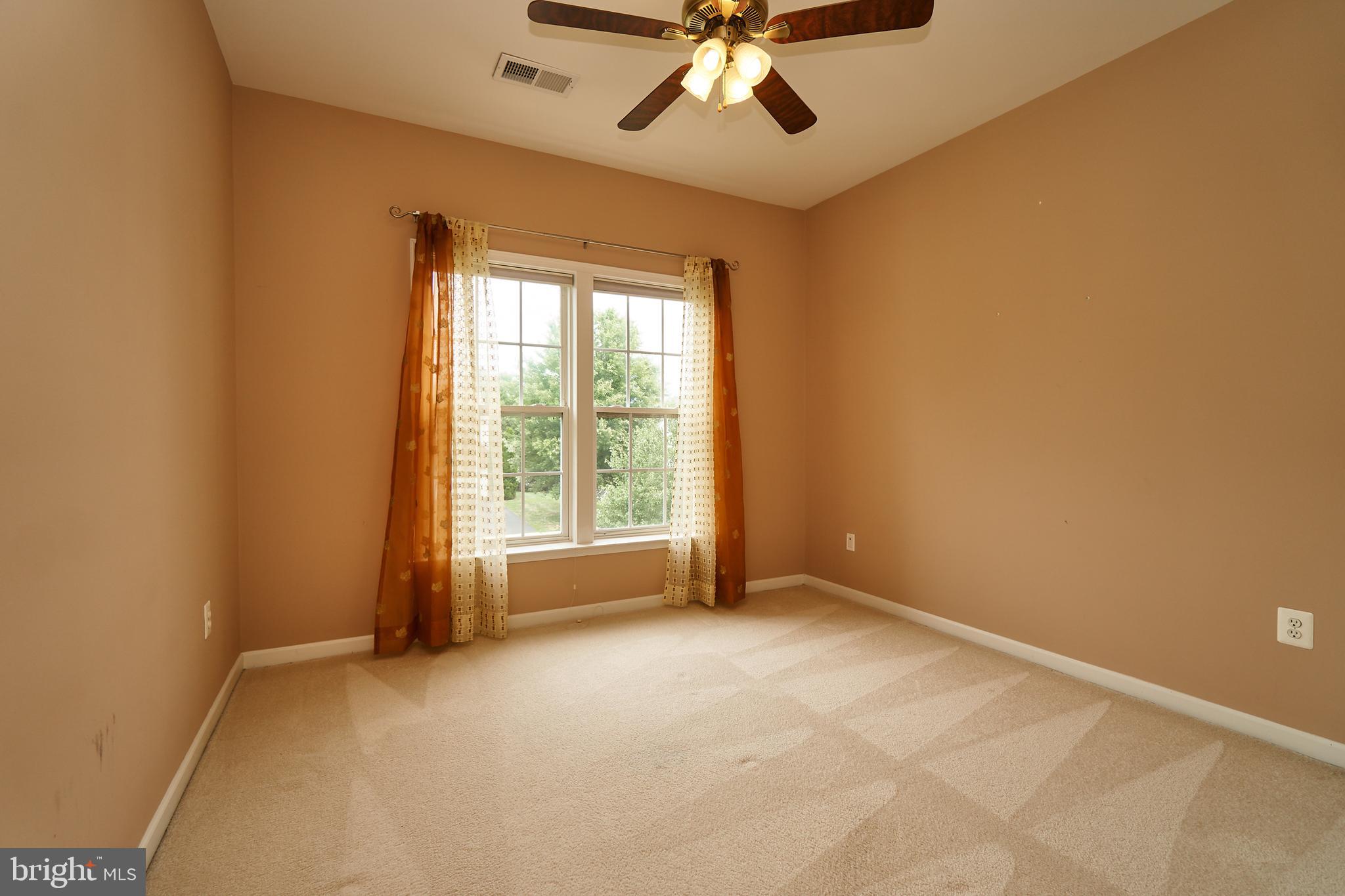 FAIRLAKES CROSSING - Residential Lease