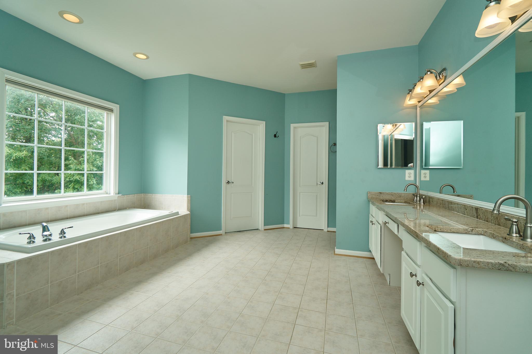 FAIRLAKES CROSSING - Residential Lease