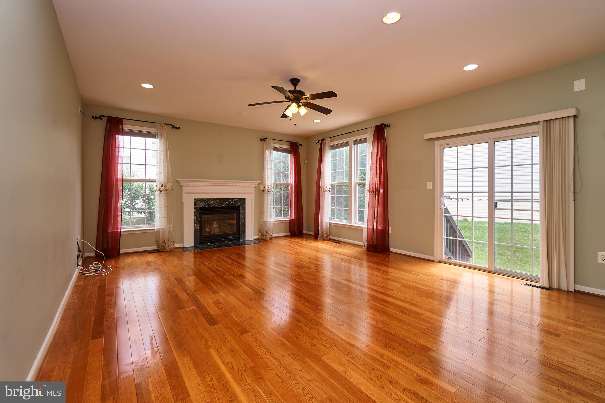 FAIRLAKES CROSSING - Residential Lease