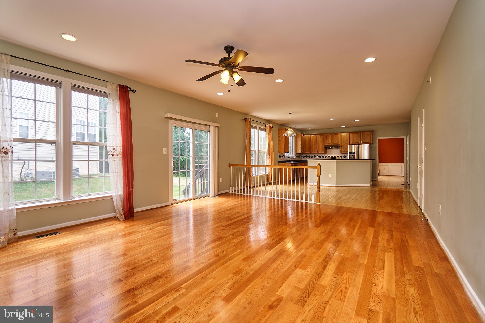 FAIRLAKES CROSSING - Residential Lease