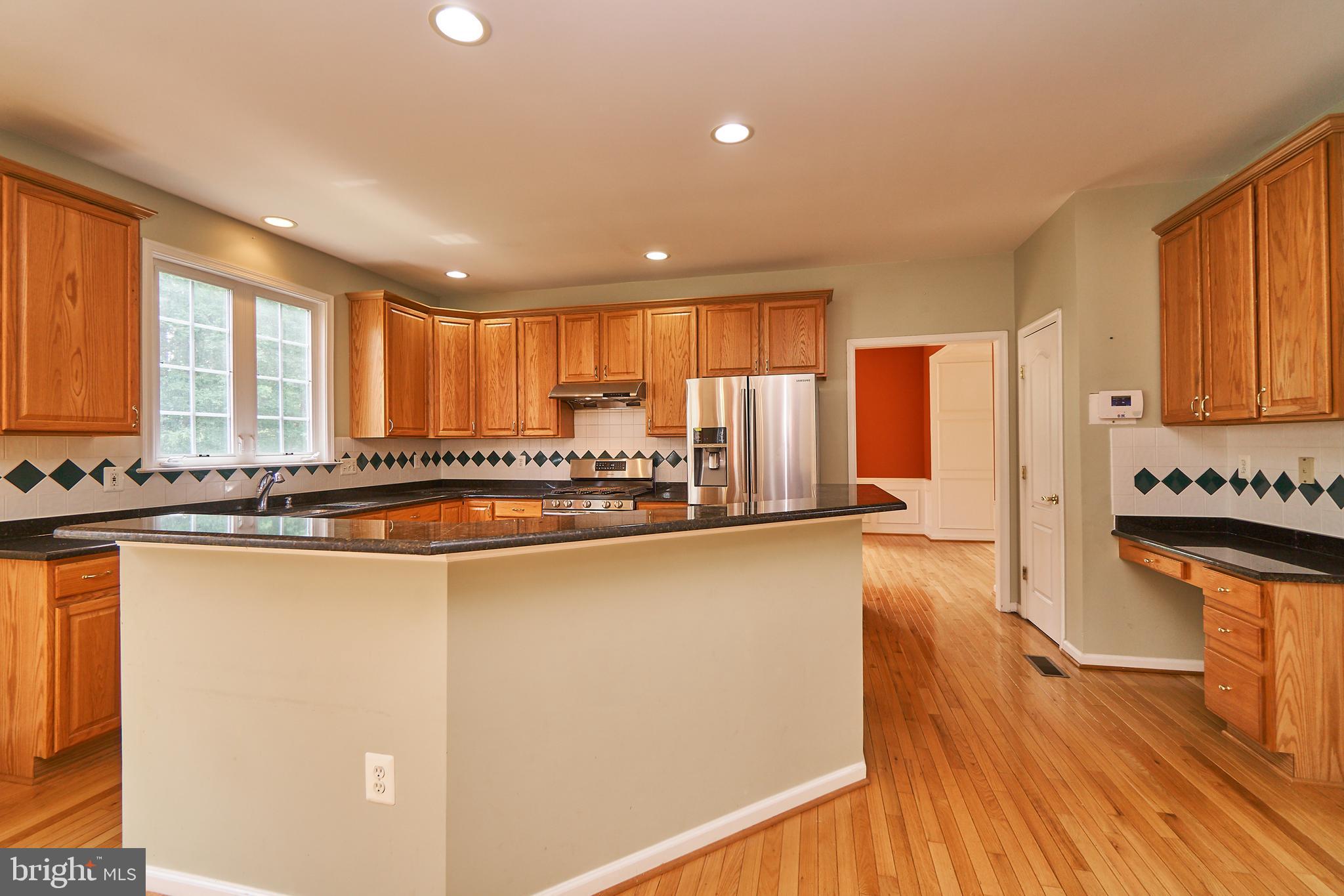 FAIRLAKES CROSSING - Residential Lease