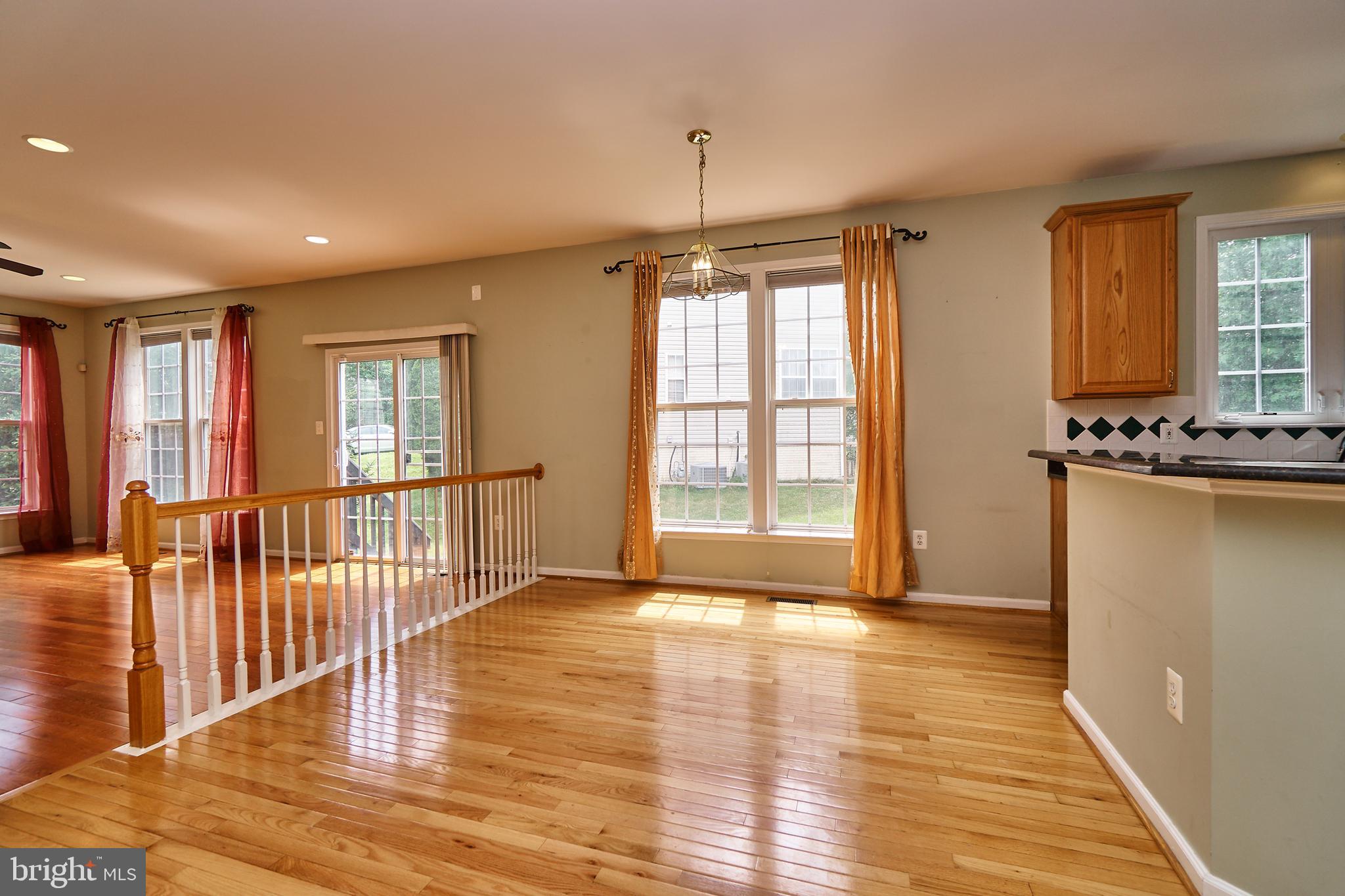 FAIRLAKES CROSSING - Residential Lease