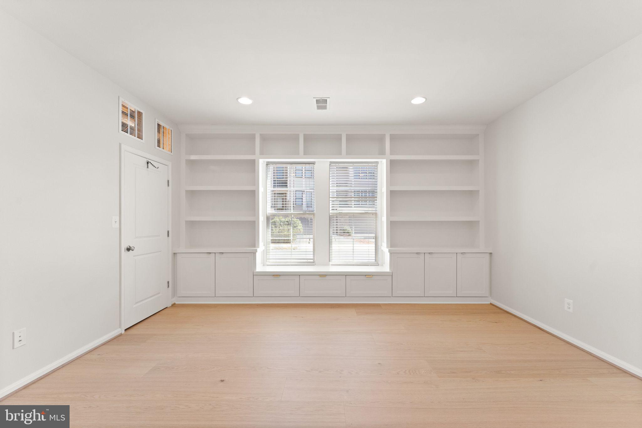 BRAMBLETON - Residential