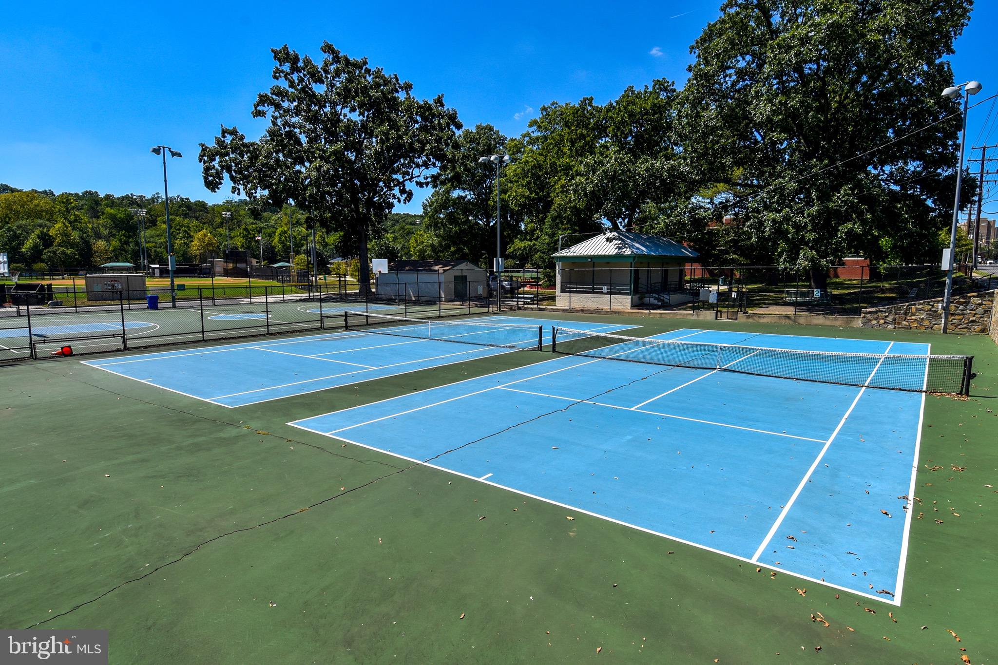 WEST VILLAGE OF SHIRLINGTON - Residential