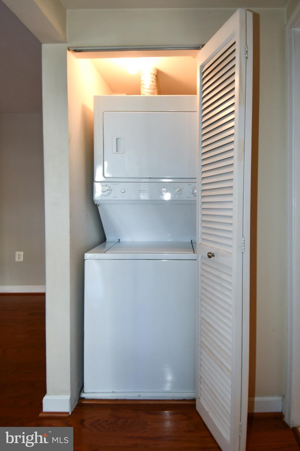 WEST VILLAGE OF SHIRLINGTON - Residential