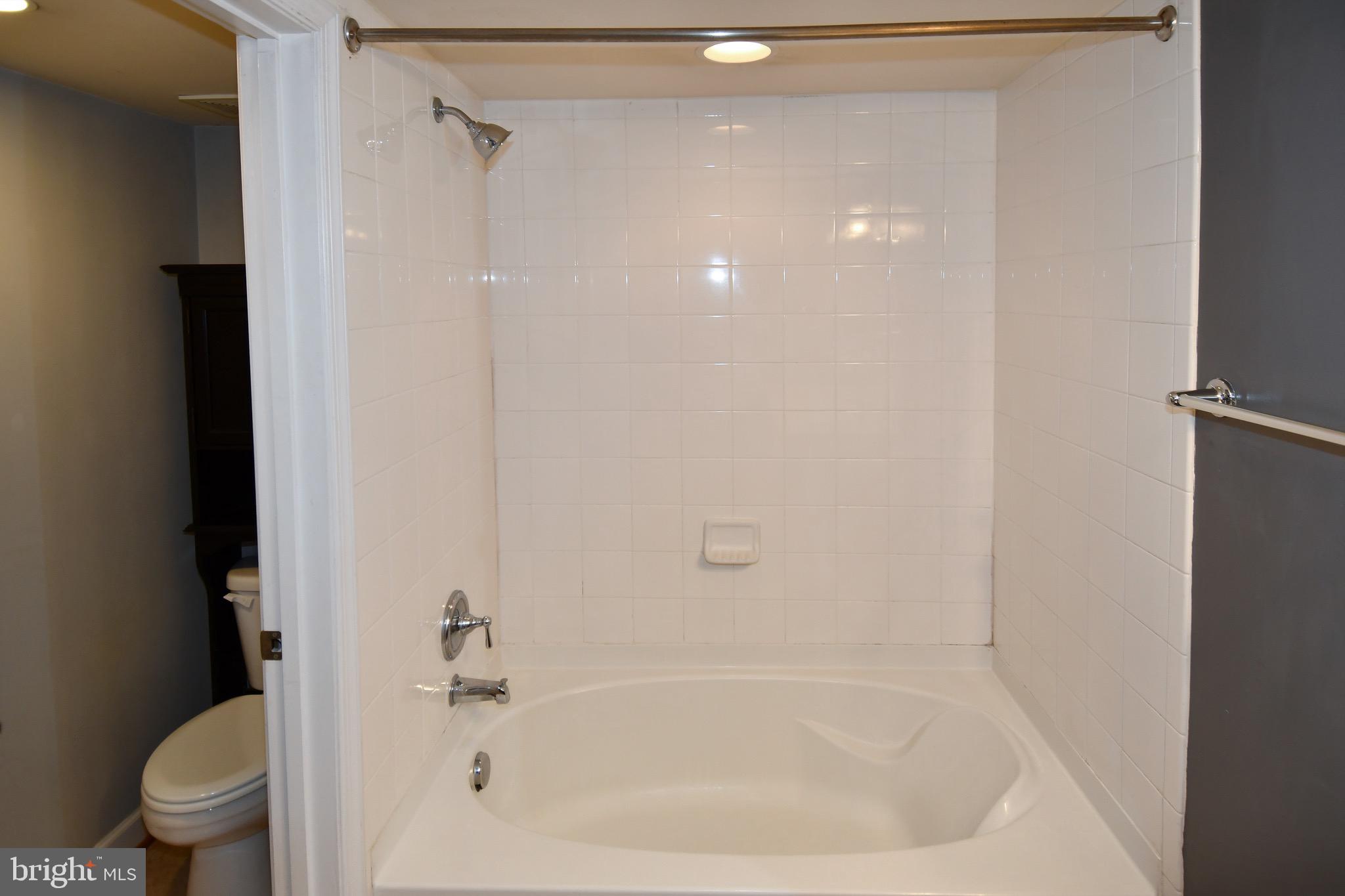 WEST VILLAGE OF SHIRLINGTON - Residential