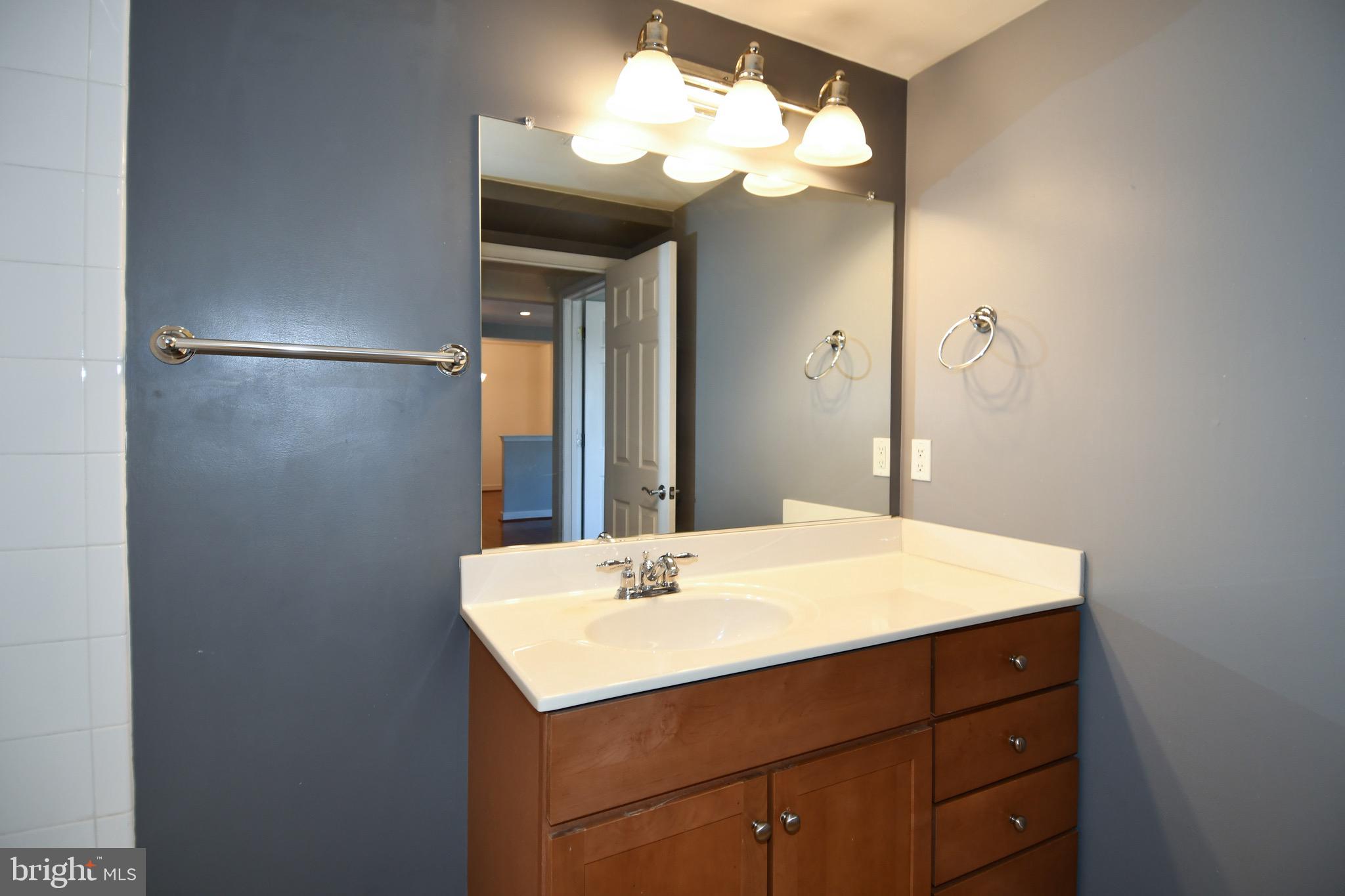 WEST VILLAGE OF SHIRLINGTON - Residential