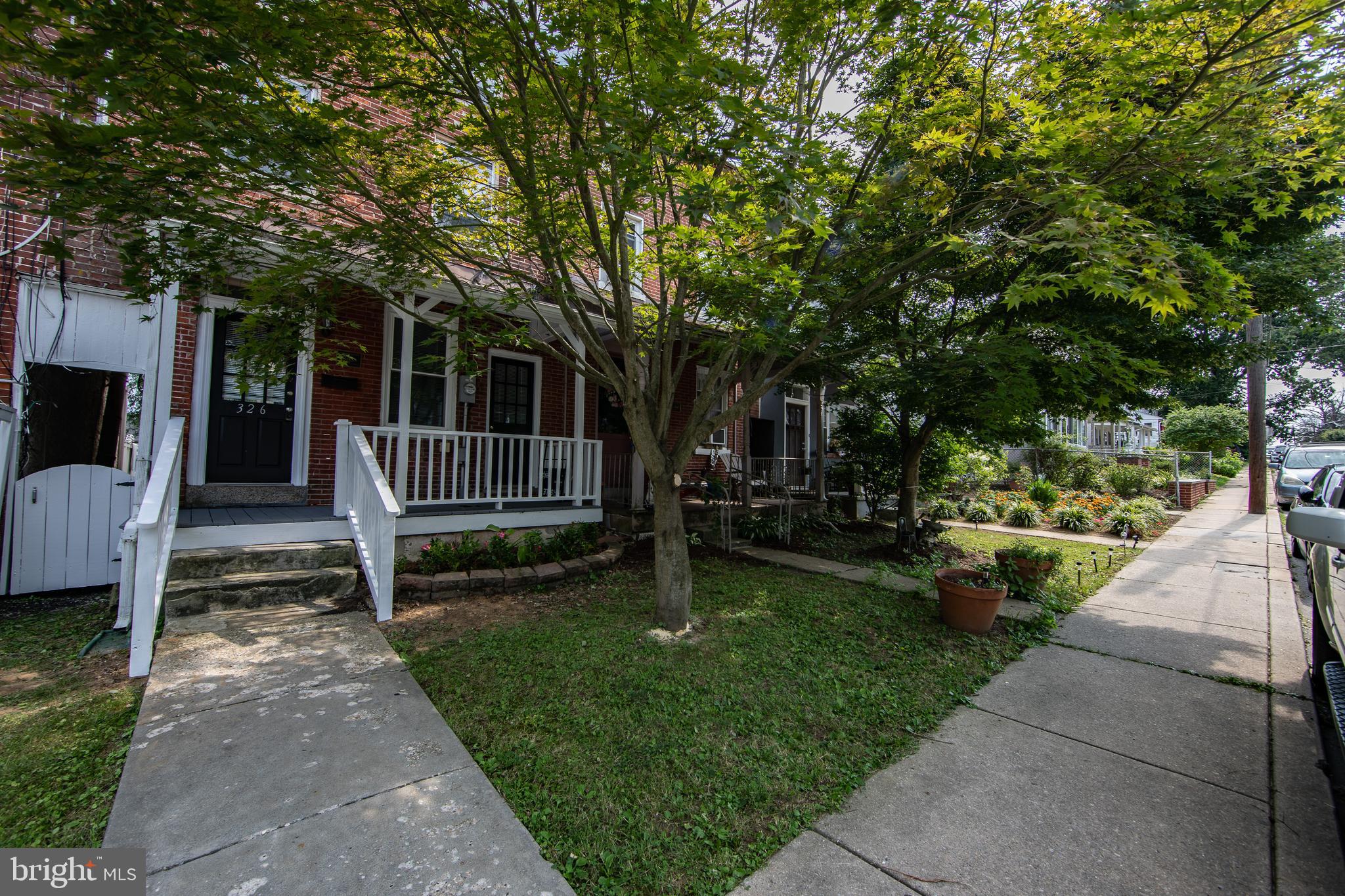 326 E LINDEN STREET