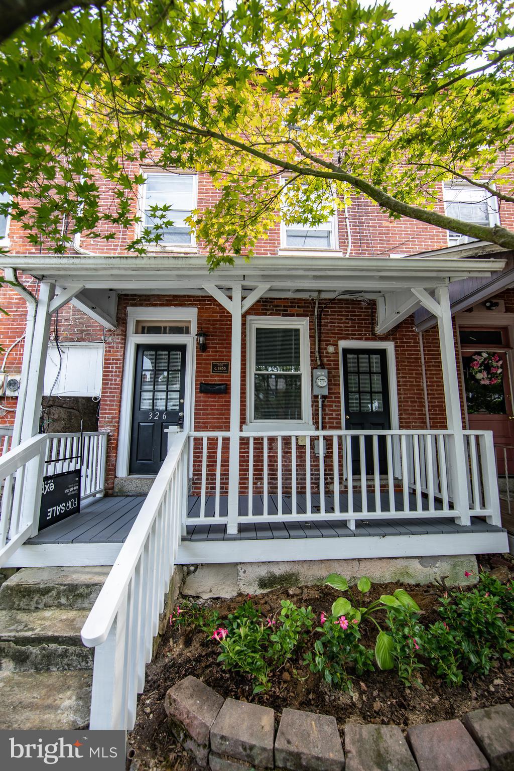 326 E LINDEN STREET