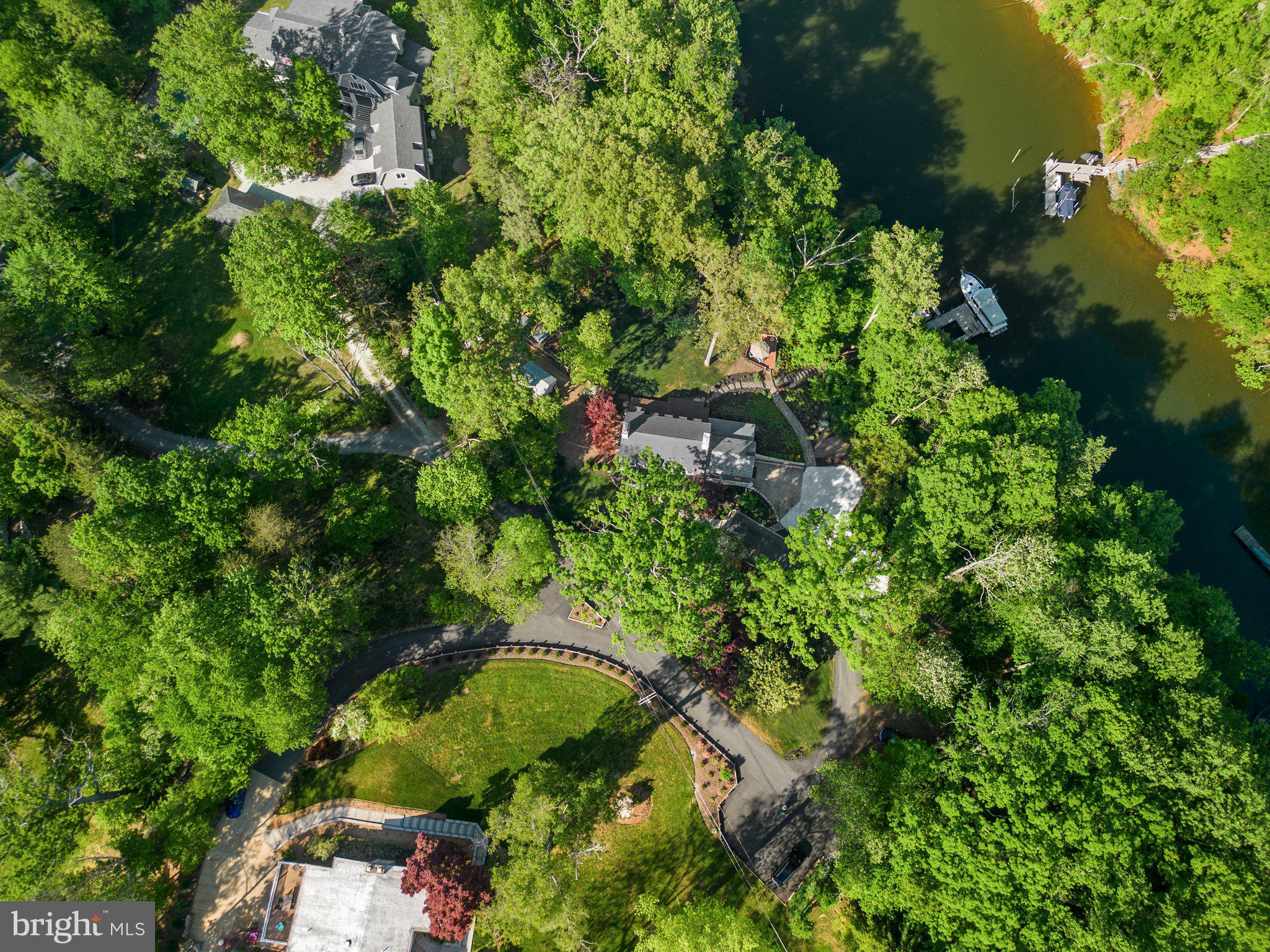 TUCKER - Residential