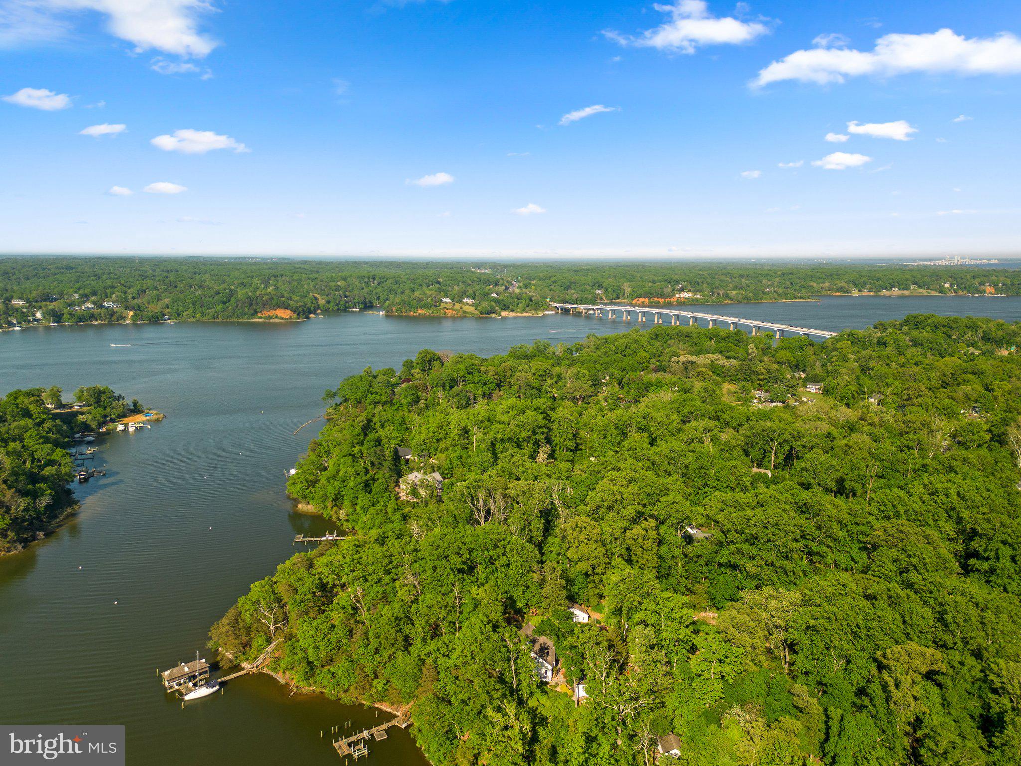 TUCKER - Residential