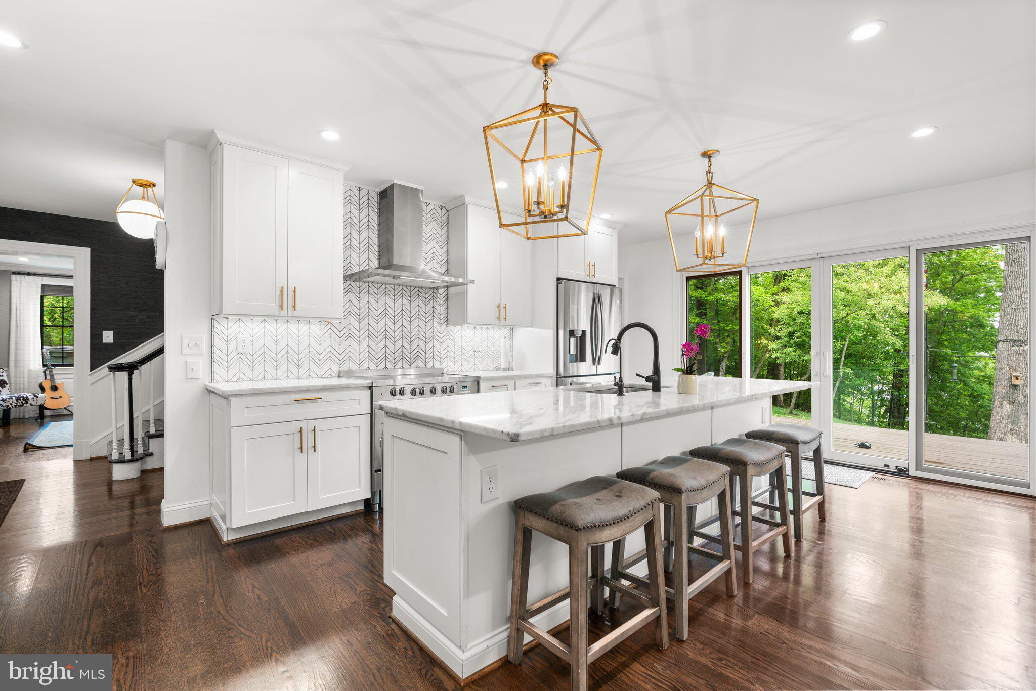 TUCKER - Residential