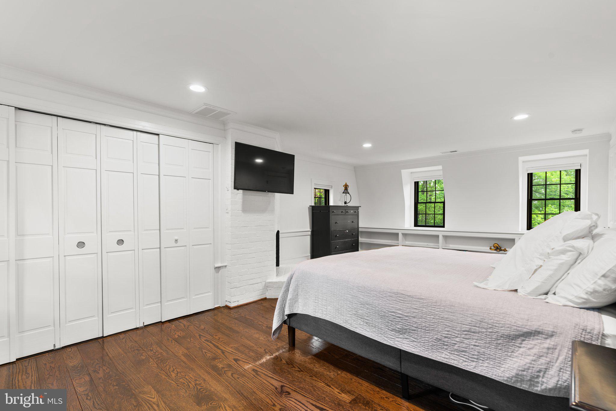 TUCKER - Residential