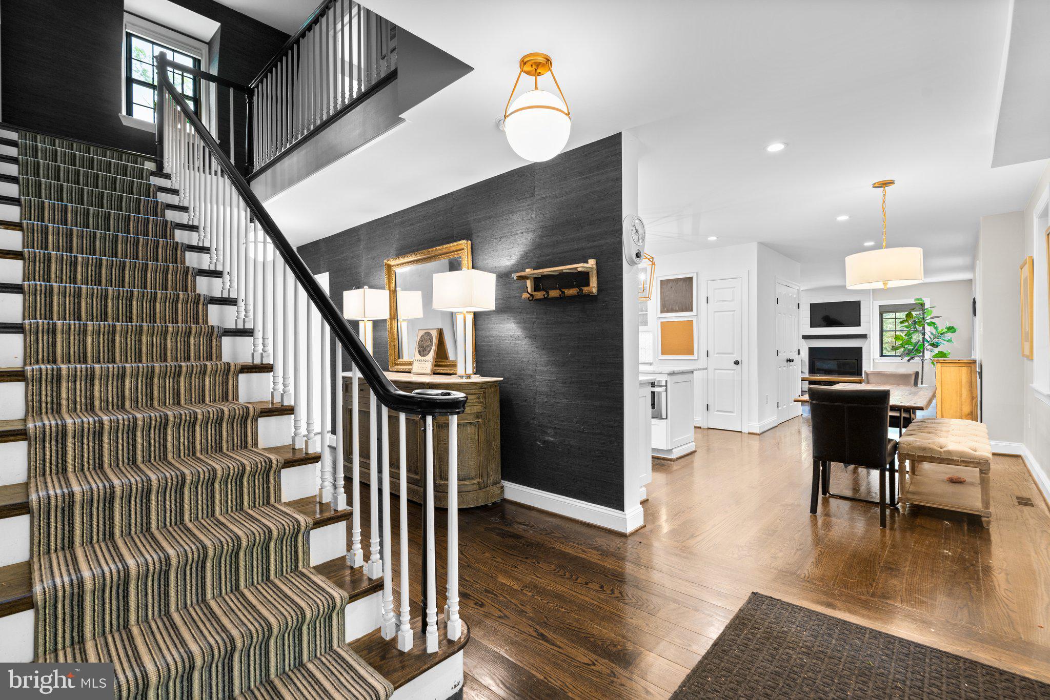 TUCKER - Residential