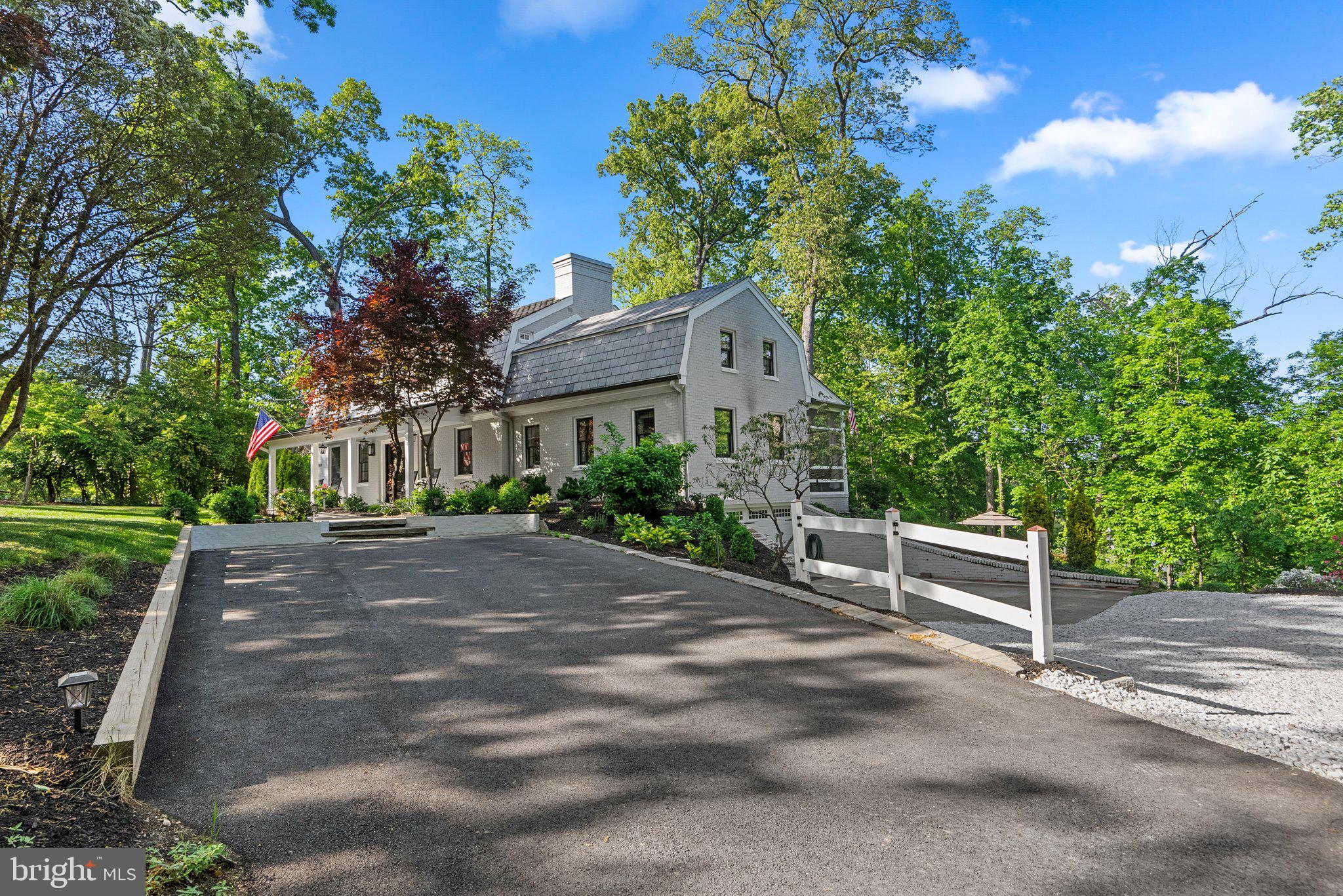 TUCKER - Residential