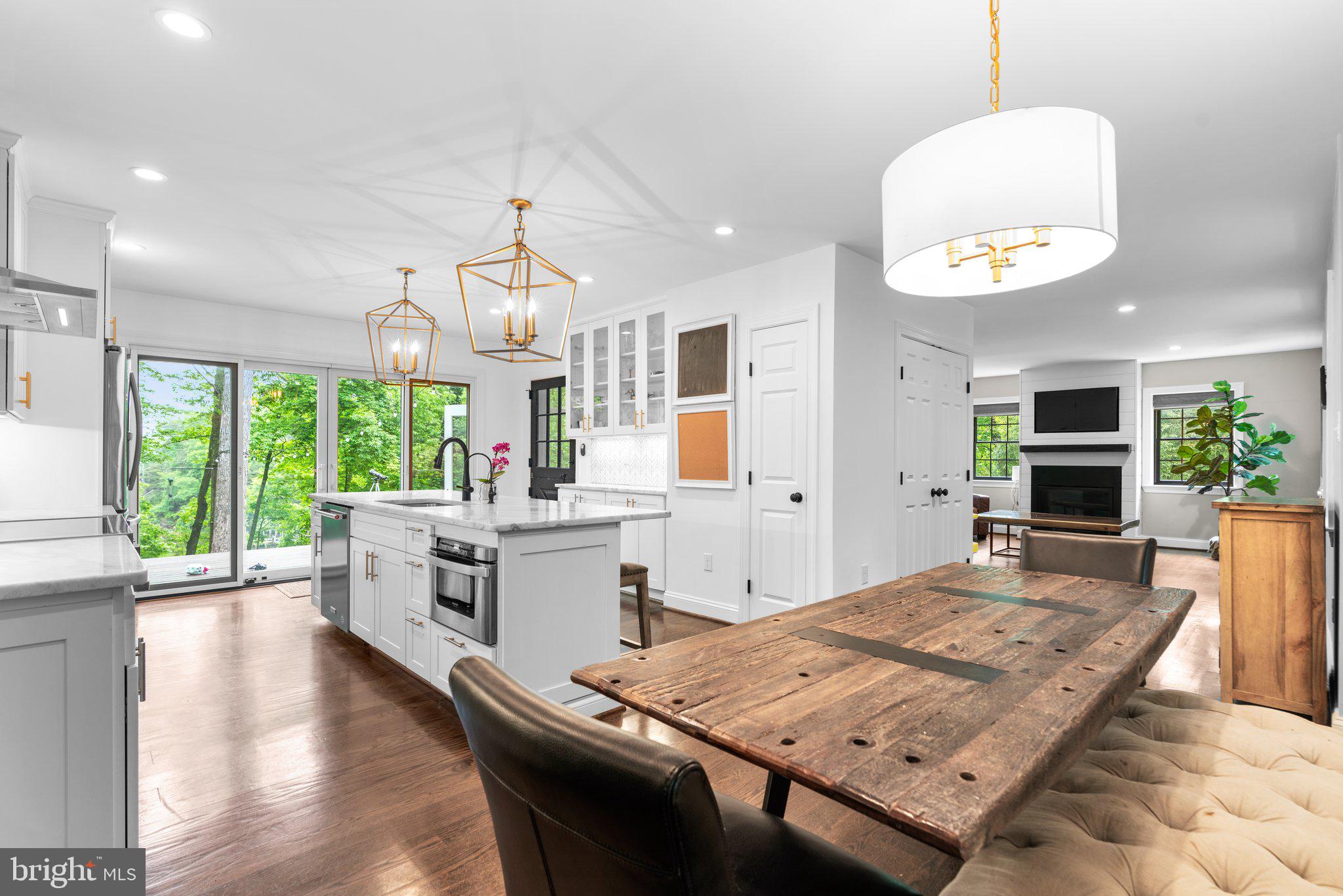 TUCKER - Residential