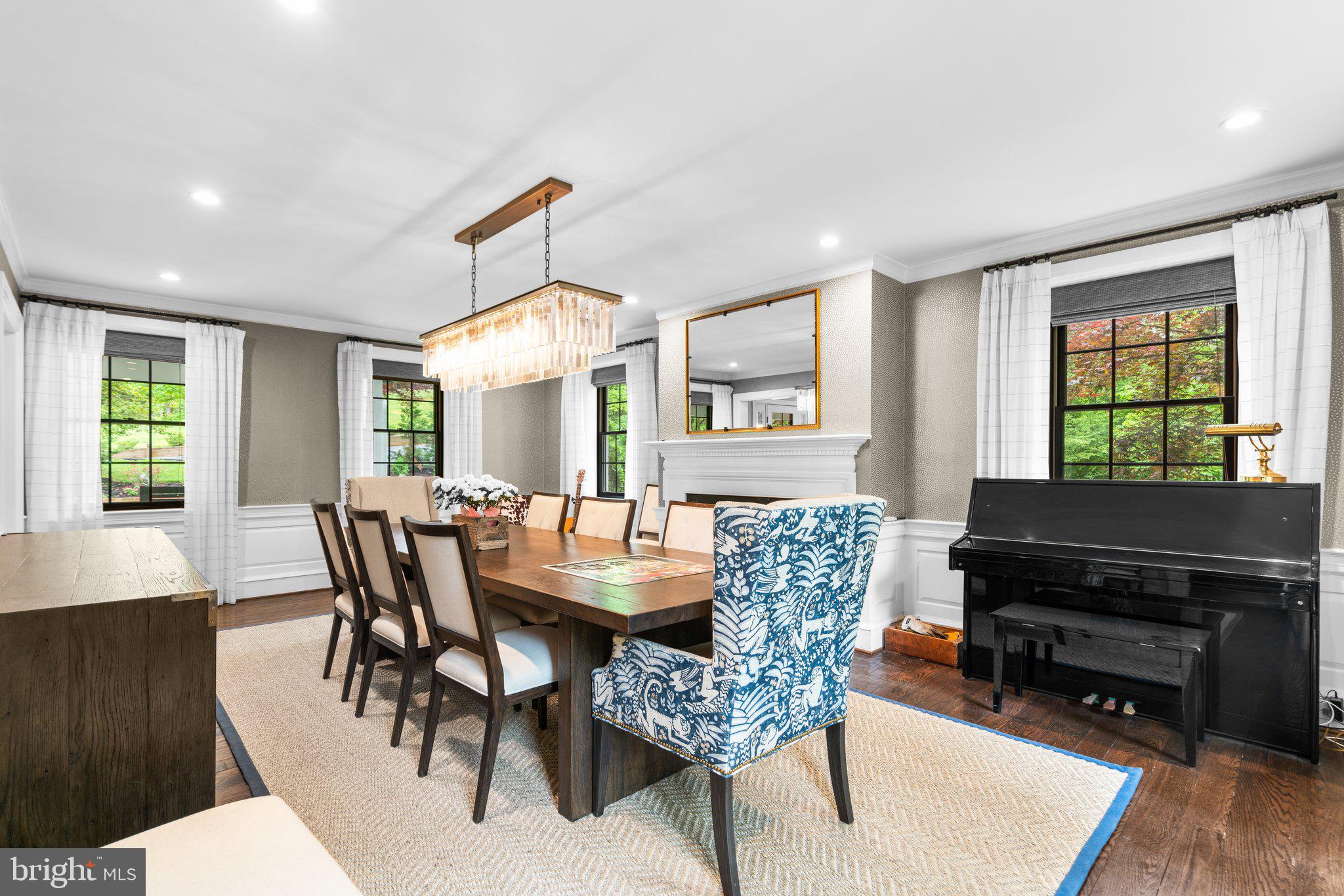 TUCKER - Residential