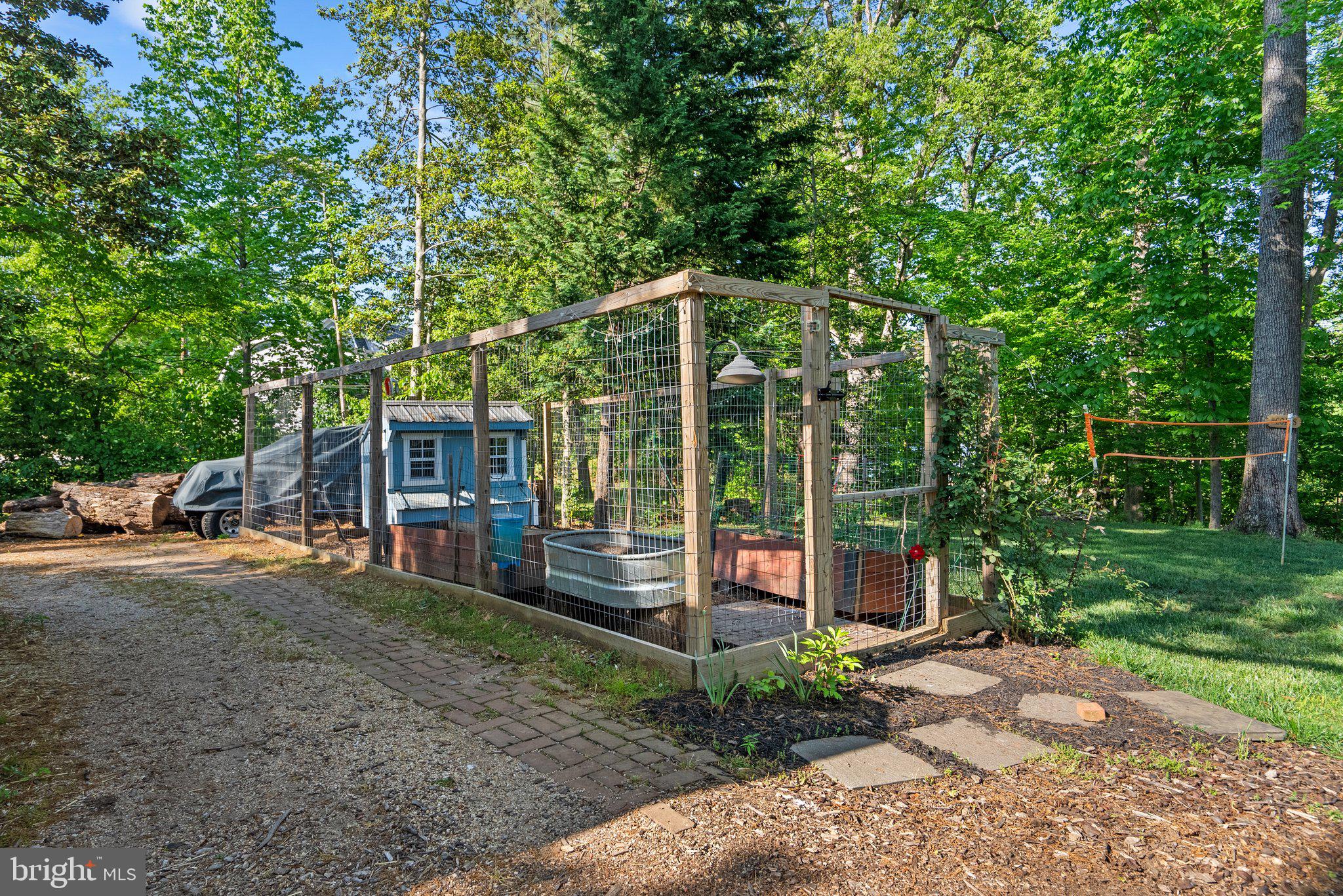 TUCKER - Residential