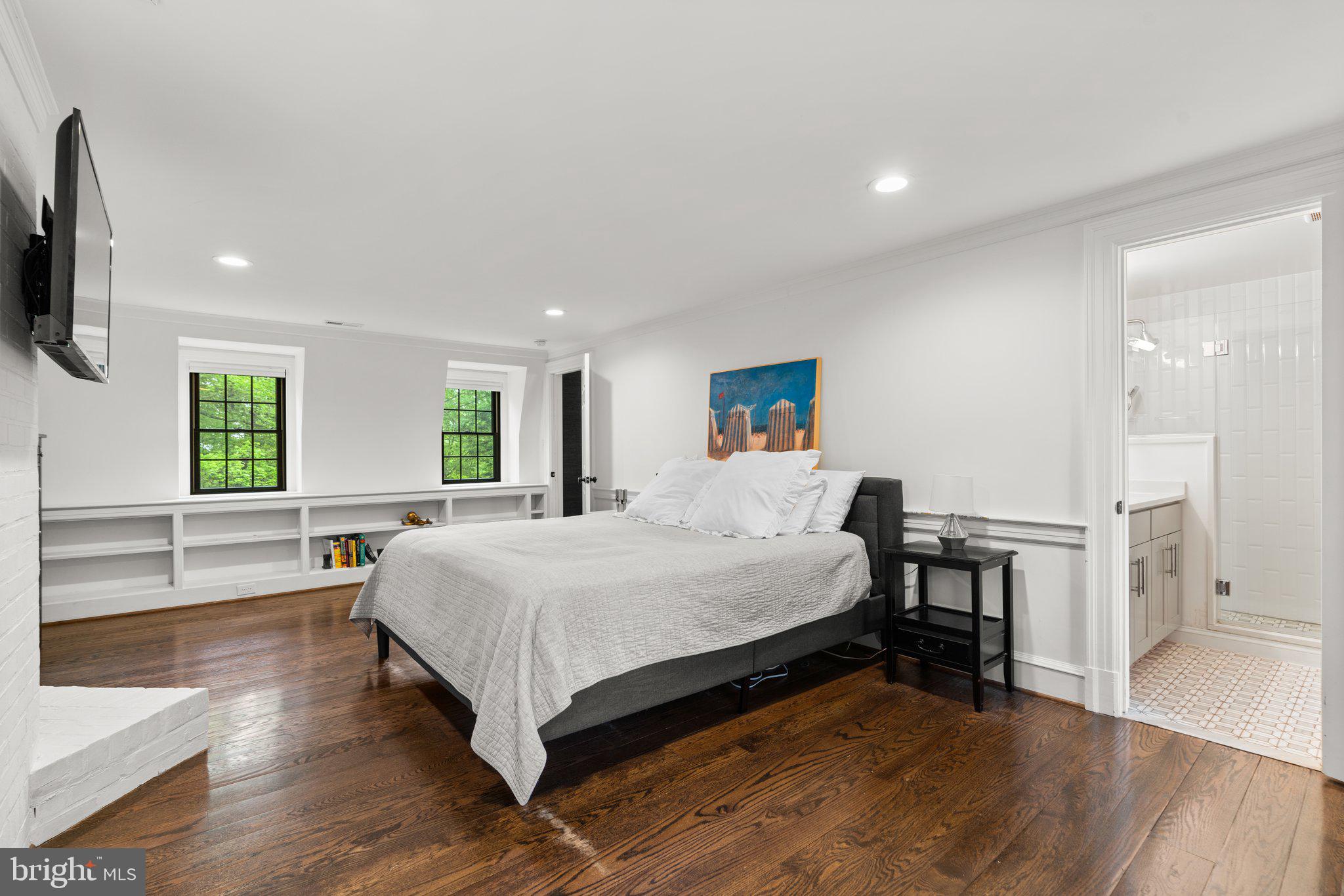 TUCKER - Residential