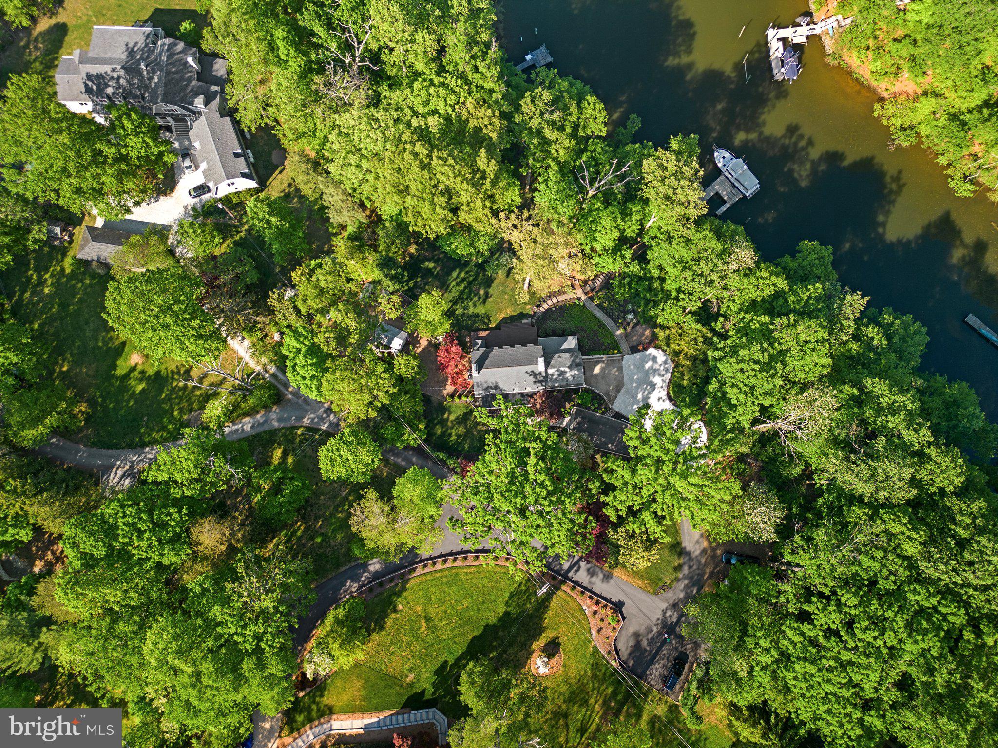 TUCKER - Residential