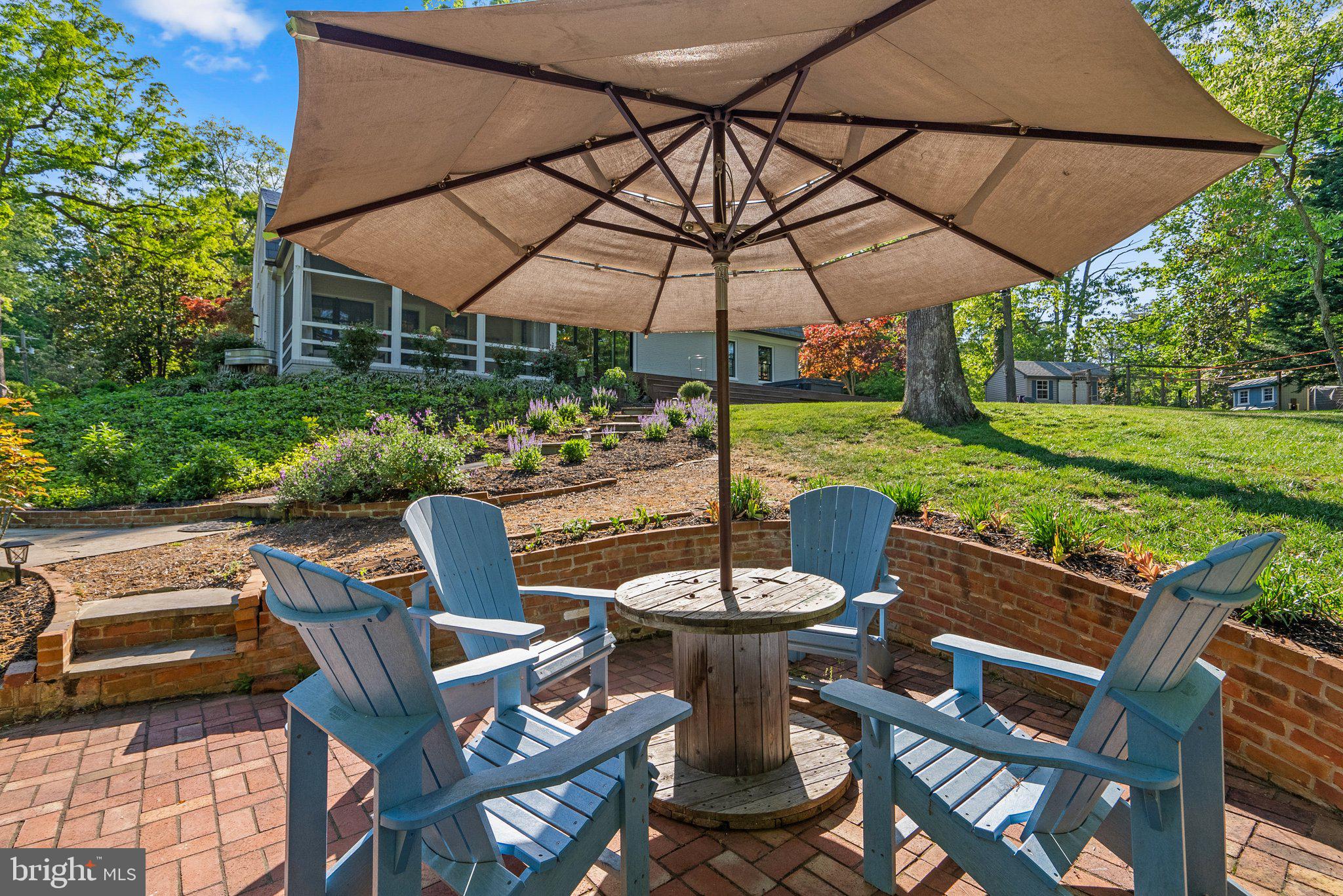 TUCKER - Residential