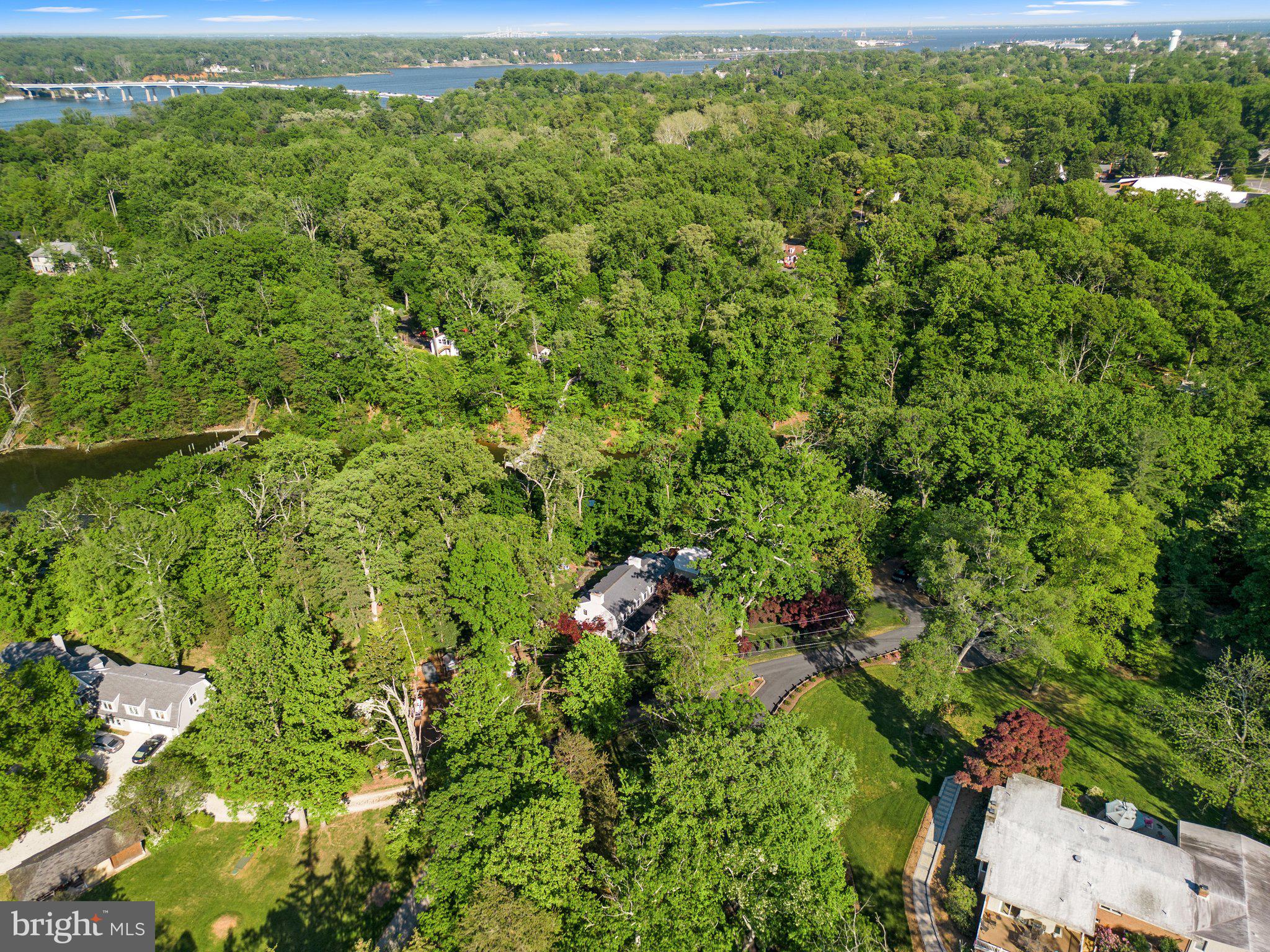 TUCKER - Residential