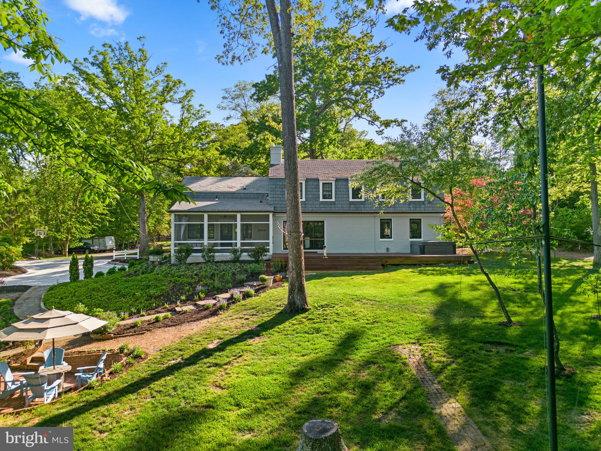 TUCKER - Residential