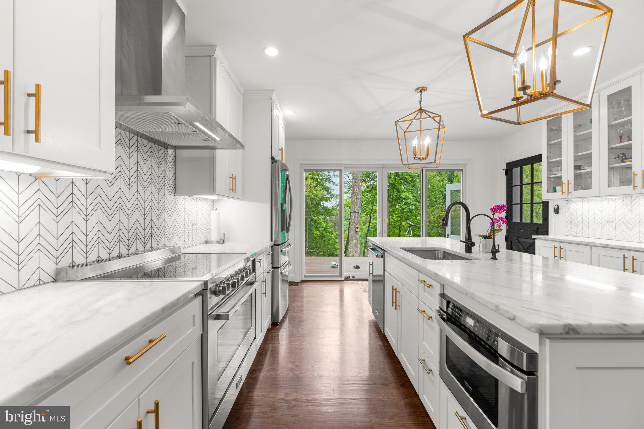 TUCKER - Residential