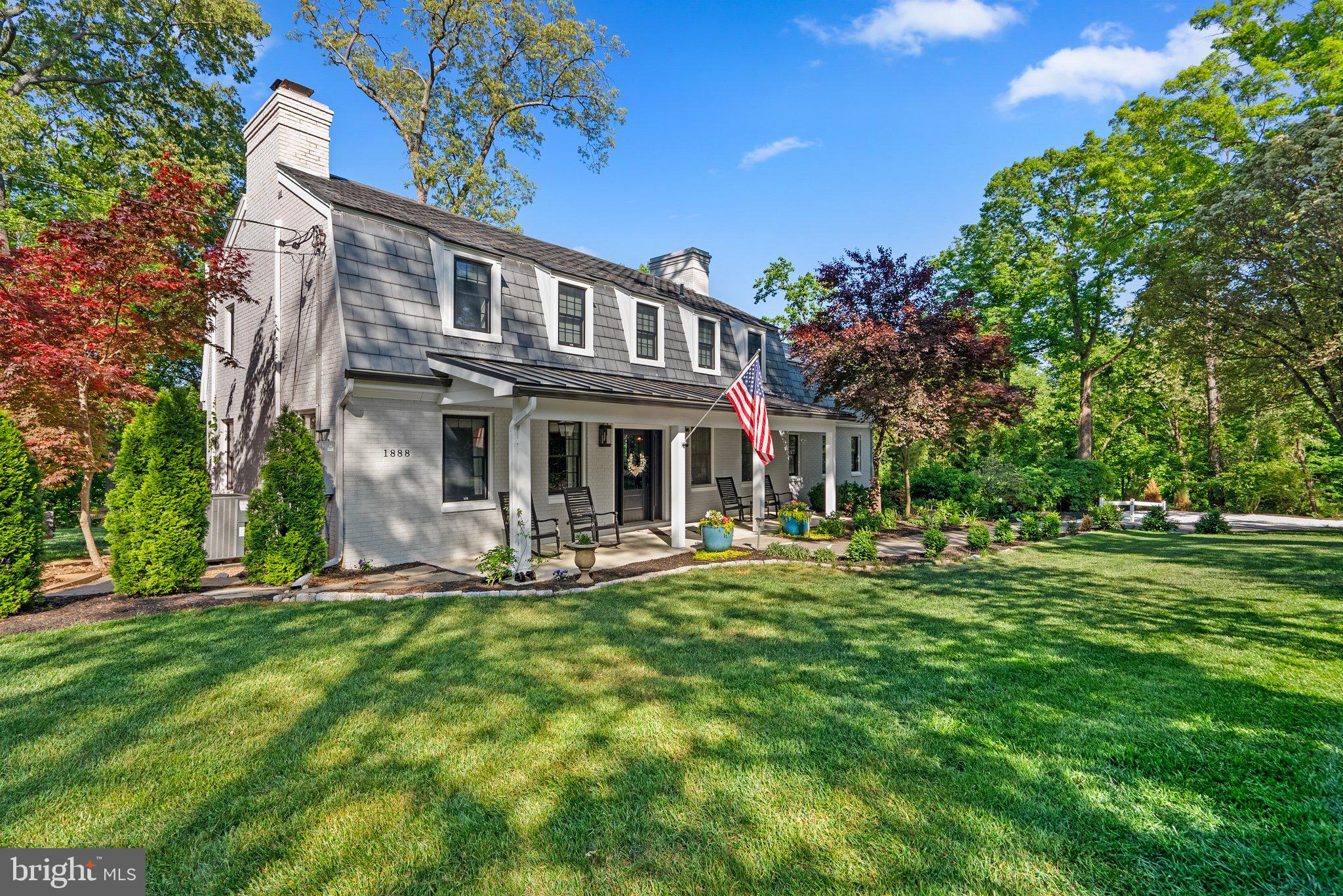 TUCKER - Residential