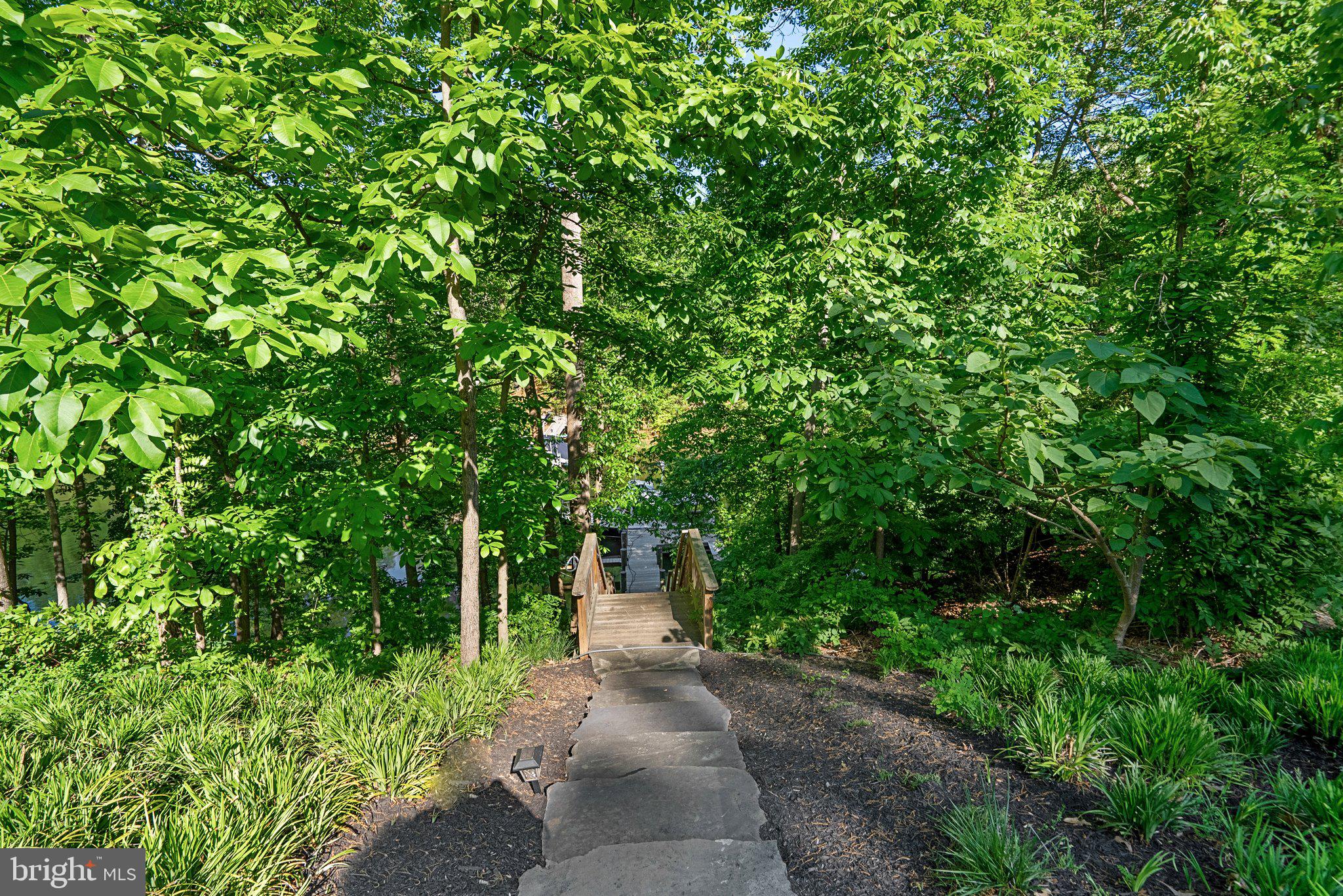 TUCKER - Residential