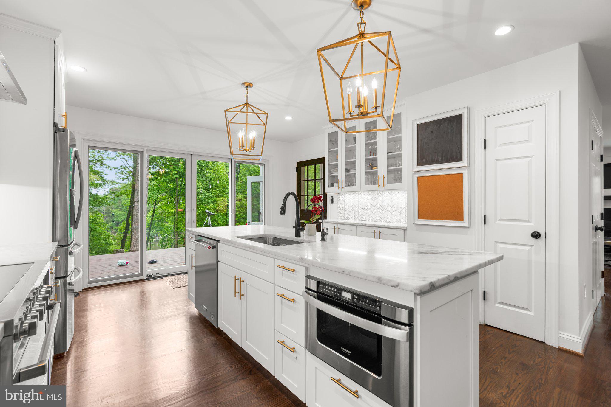 TUCKER - Residential