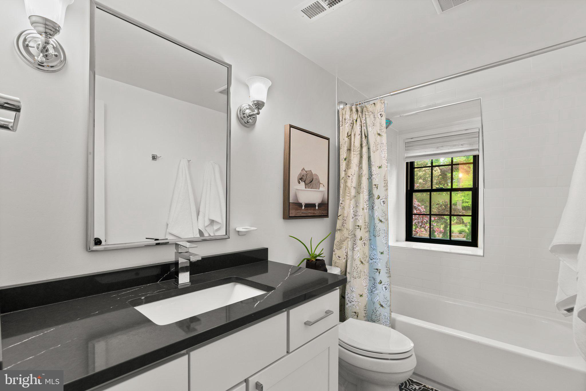 TUCKER - Residential